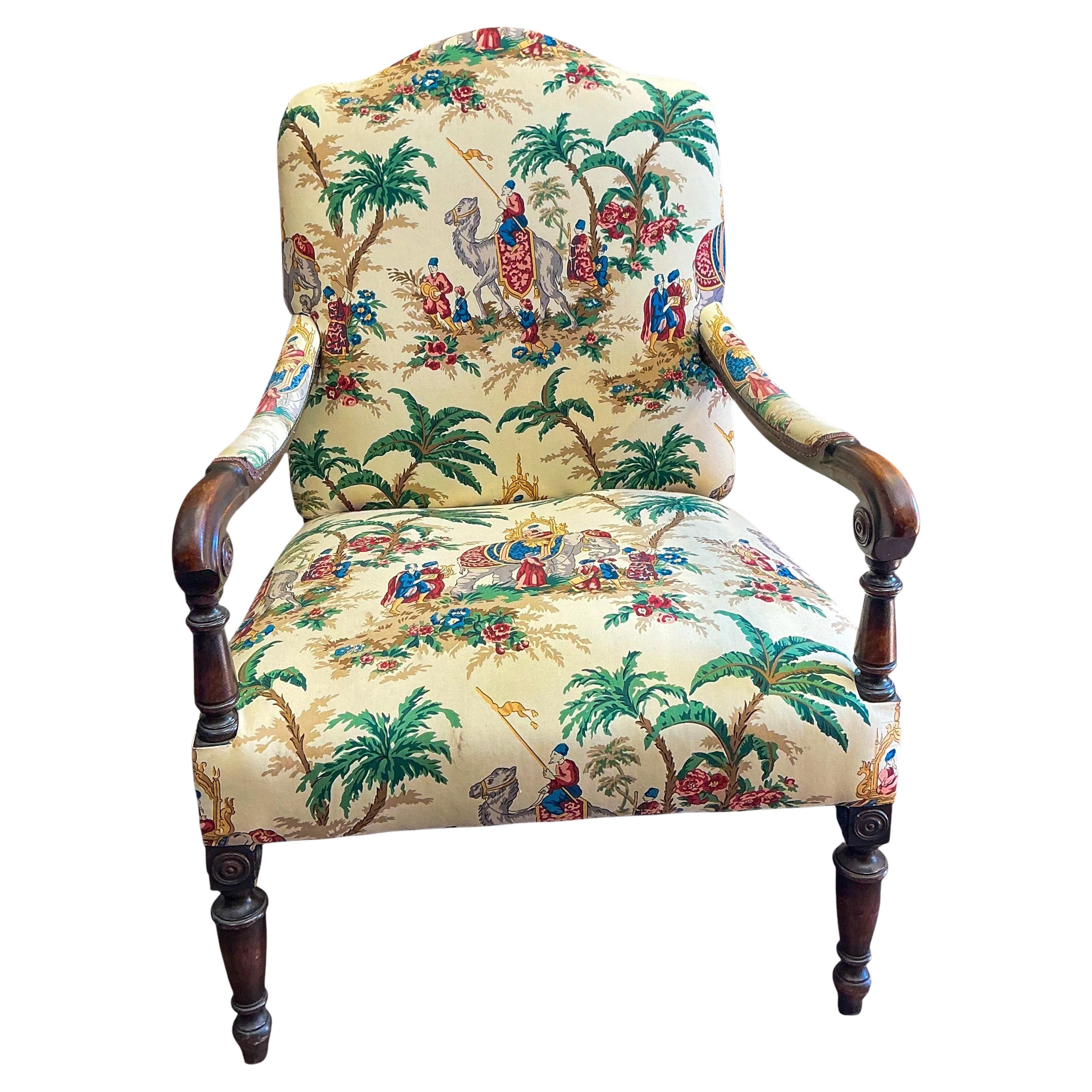 Colonial britannique Fauteuil en chêne sculpté à grande échelle des années 1930 en toile de palmier chinoiseries en vente