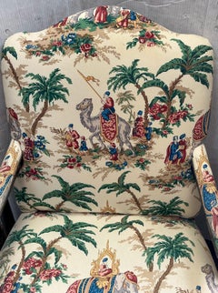 1930s English Chinoiserie Carved Oak In Chinoiserie Palm Toile