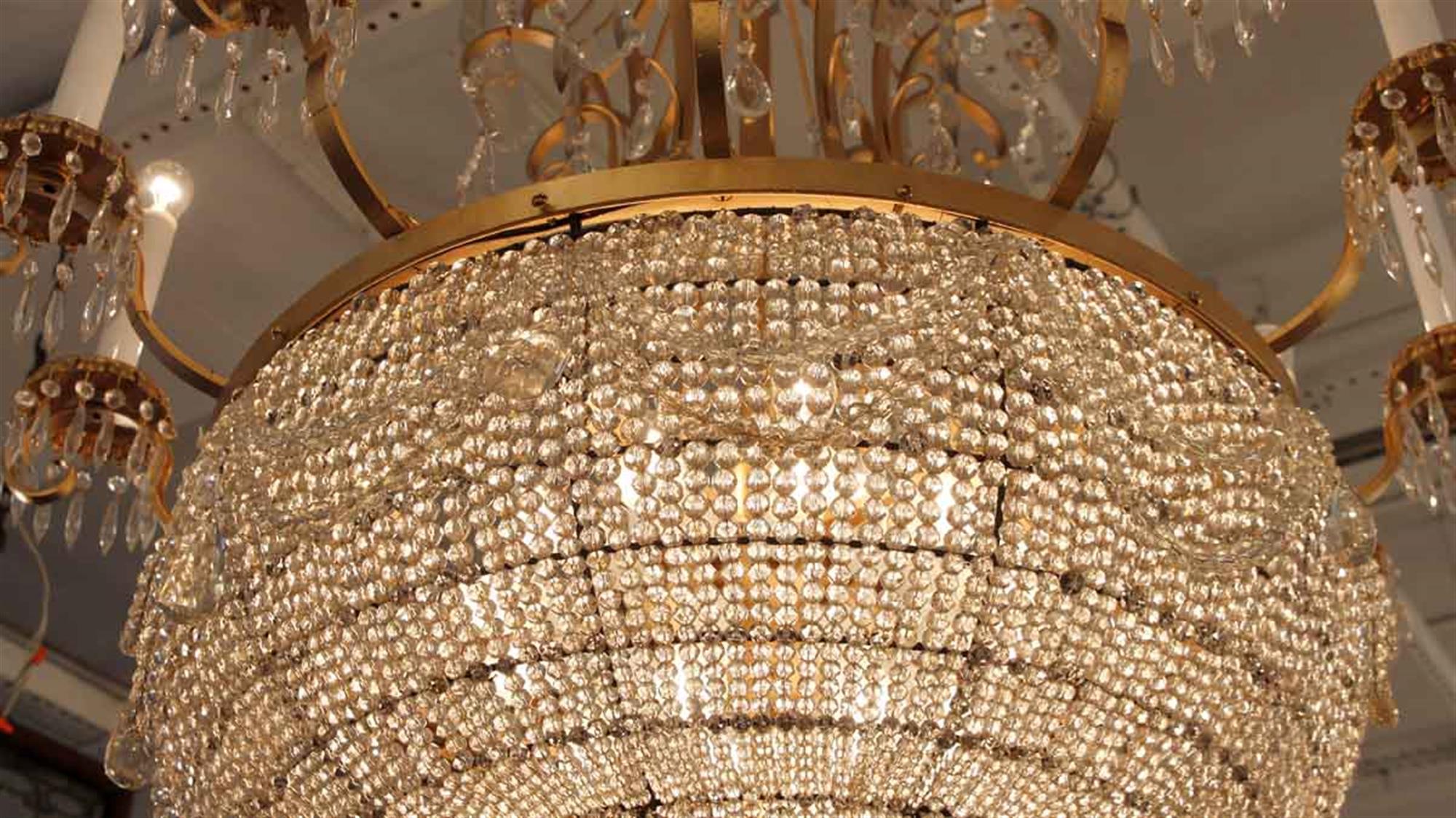 1930s Large Scale Palace Theater 12-Arm Crystal Basket Chandelier with 30 Lights In Good Condition In New York, NY