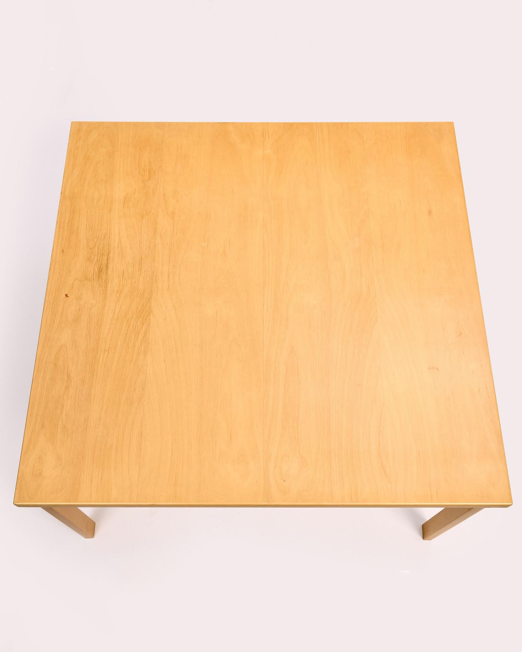 1930s Large Square Dining Table by Alvar Aalto for Artek Finland For Sale 2