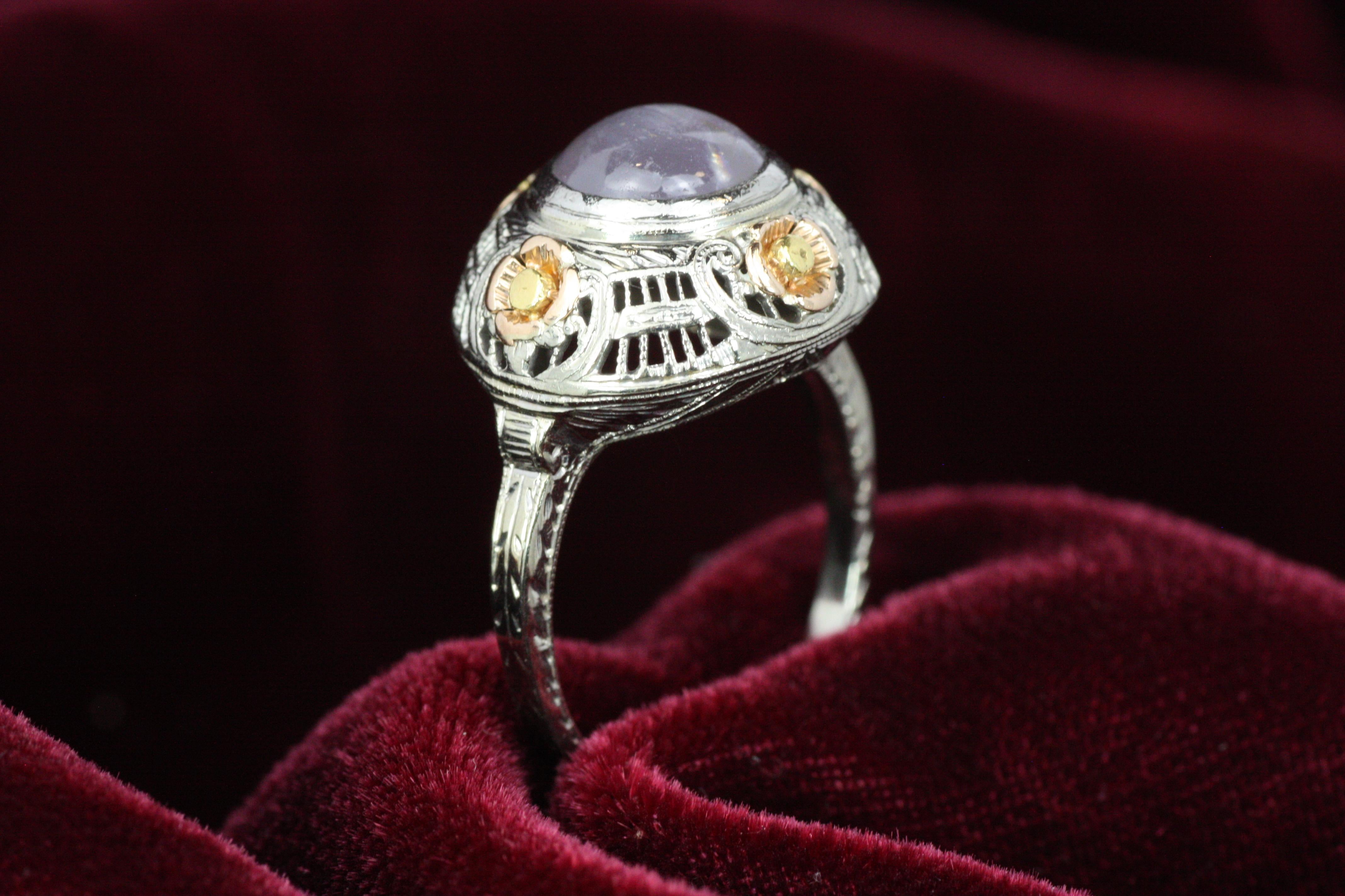 1930er Lavendel Stern Saphir Dreifarben Gold Cocktail Ring in 14K Dreifarben Gold (Art déco) im Angebot