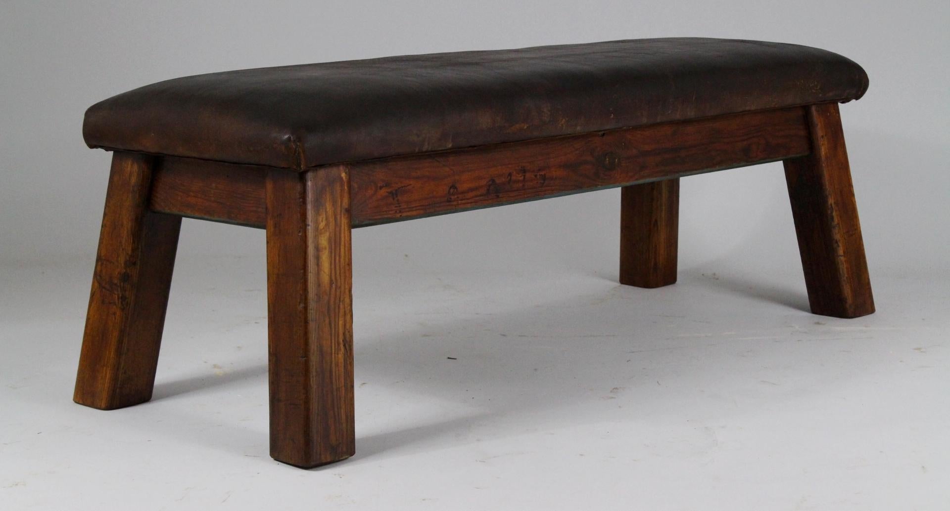 1930s Leather Gym Bench In Good Condition For Sale In Cimelice, Czech republic