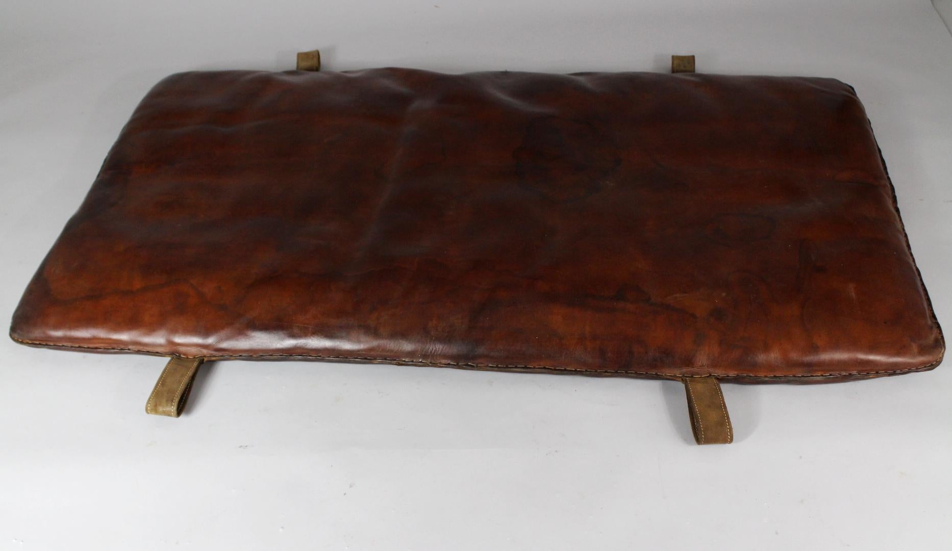 1930s Leather Gym Mat In Good Condition In Cimelice, Czech republic