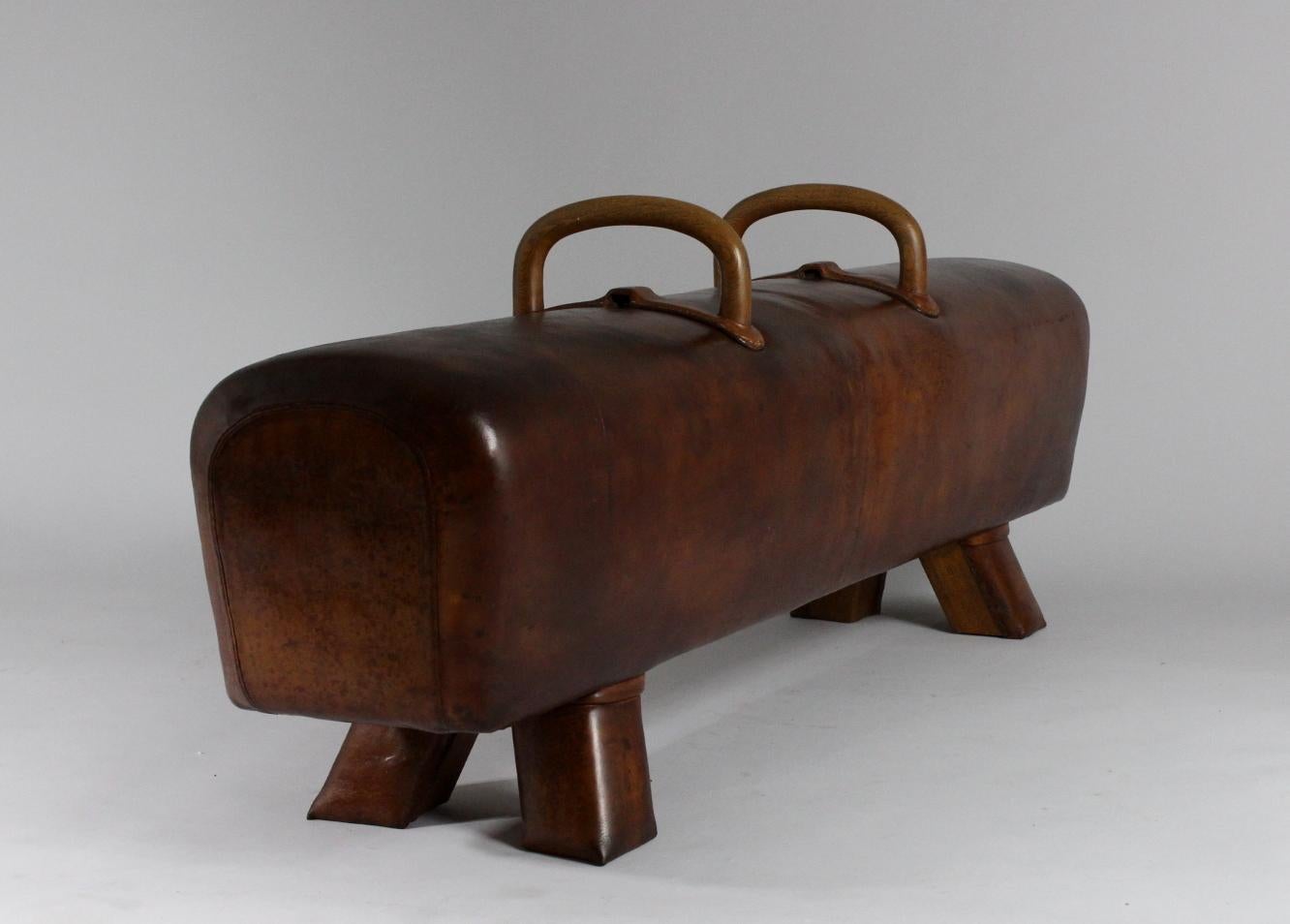 1930s Leather Gym Pommel Horse Bench In Good Condition In Cimelice, Czech republic