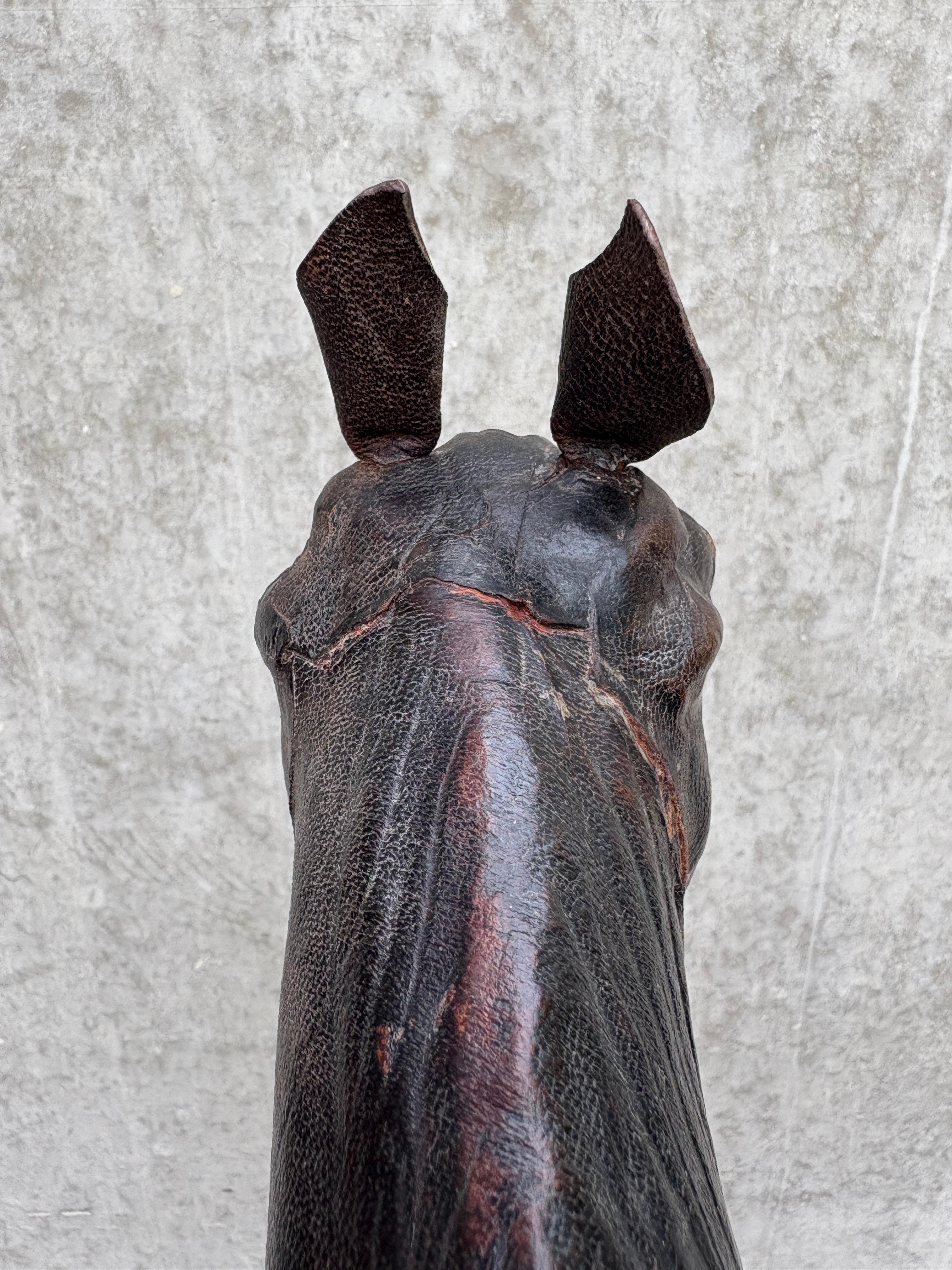 1930er Liberty of London Leder Pferd 27