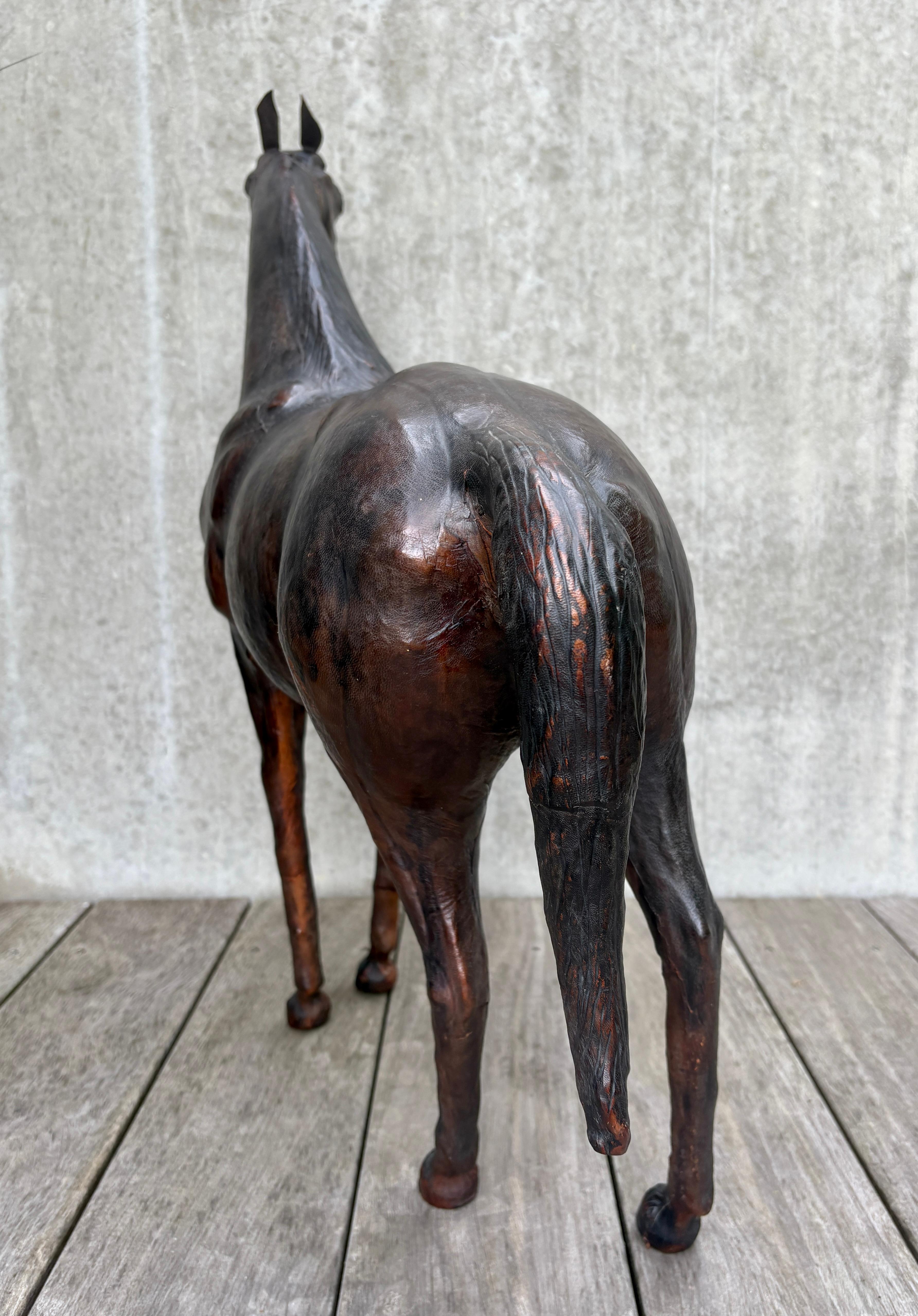 1930er Liberty of London Leder Pferd 27