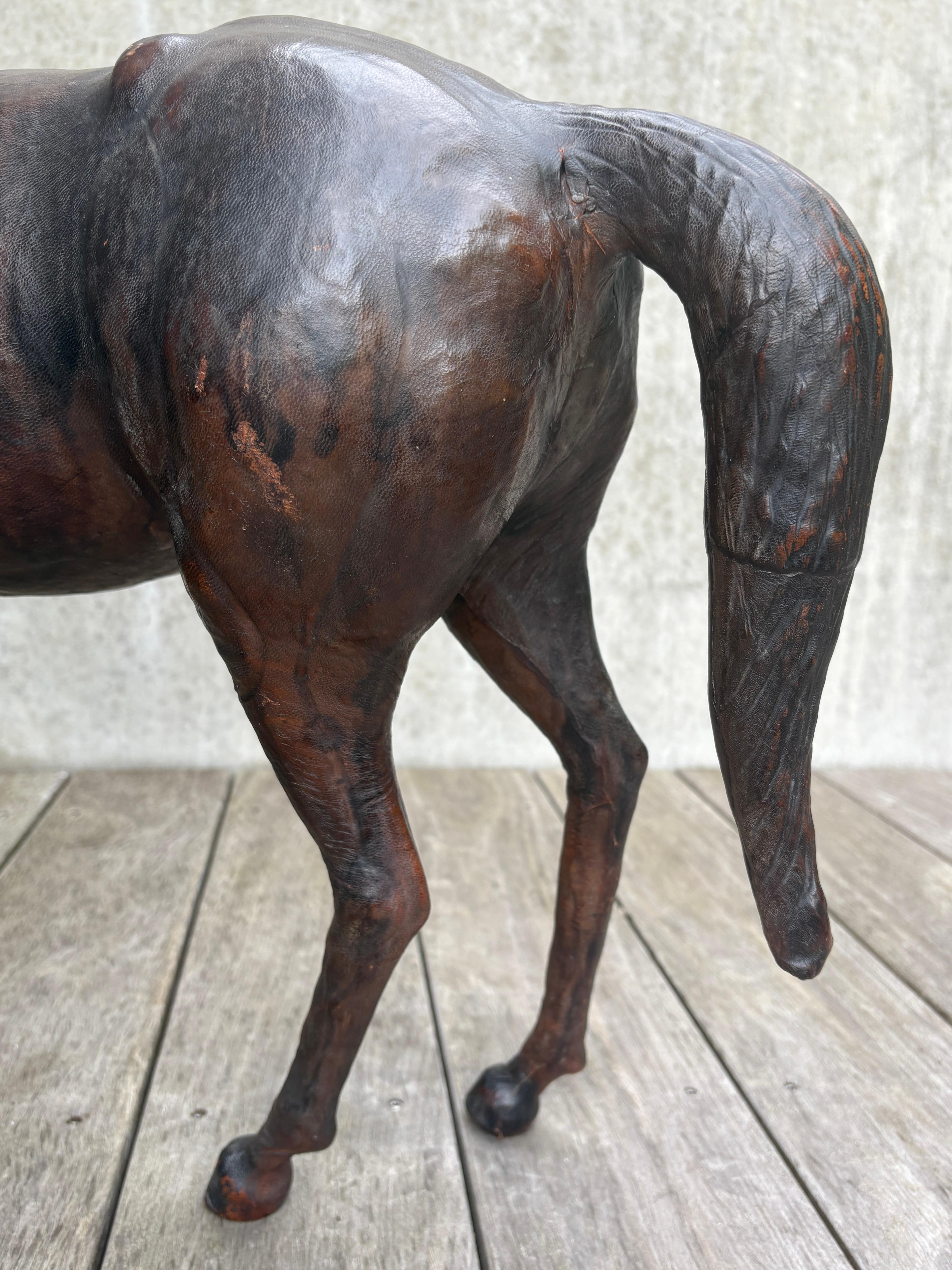 1930er Liberty of London Leder Pferd 27