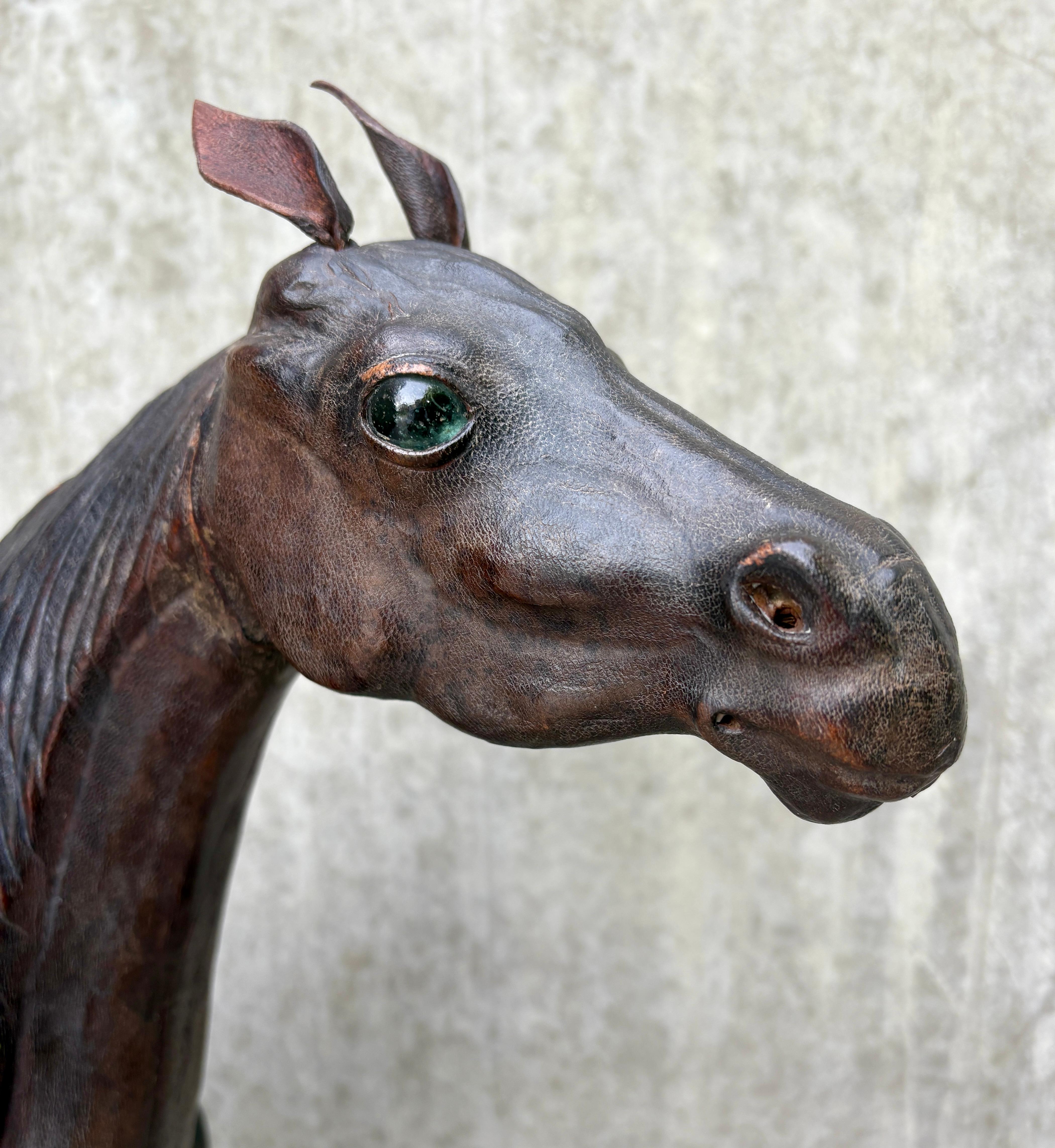 1930er Liberty of London Leder Pferd 27