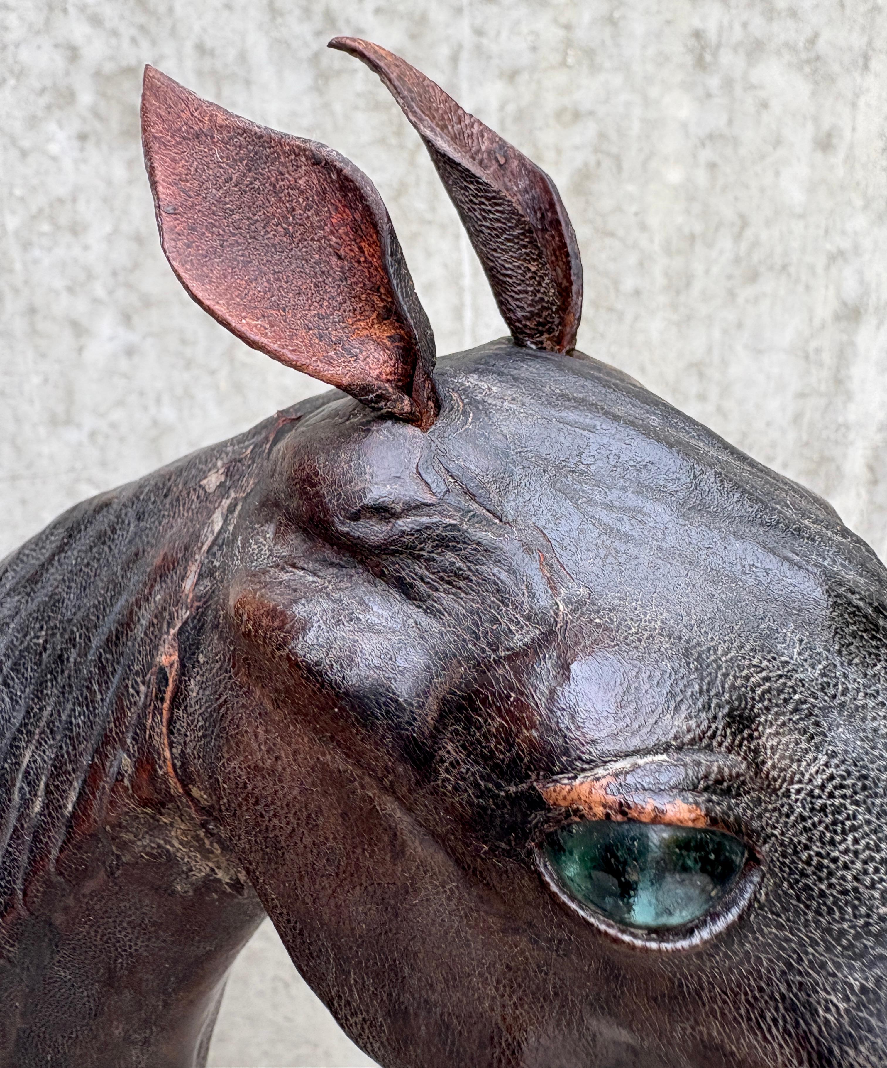 1930er Liberty of London Leder Pferd 27