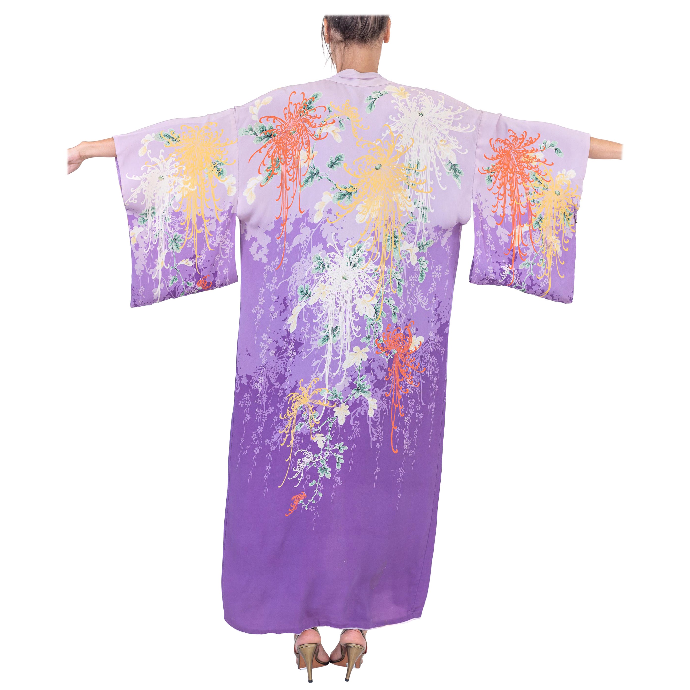 Accappatoio Kimono d'importazione giapponese in rayon floreale lilla 1930S