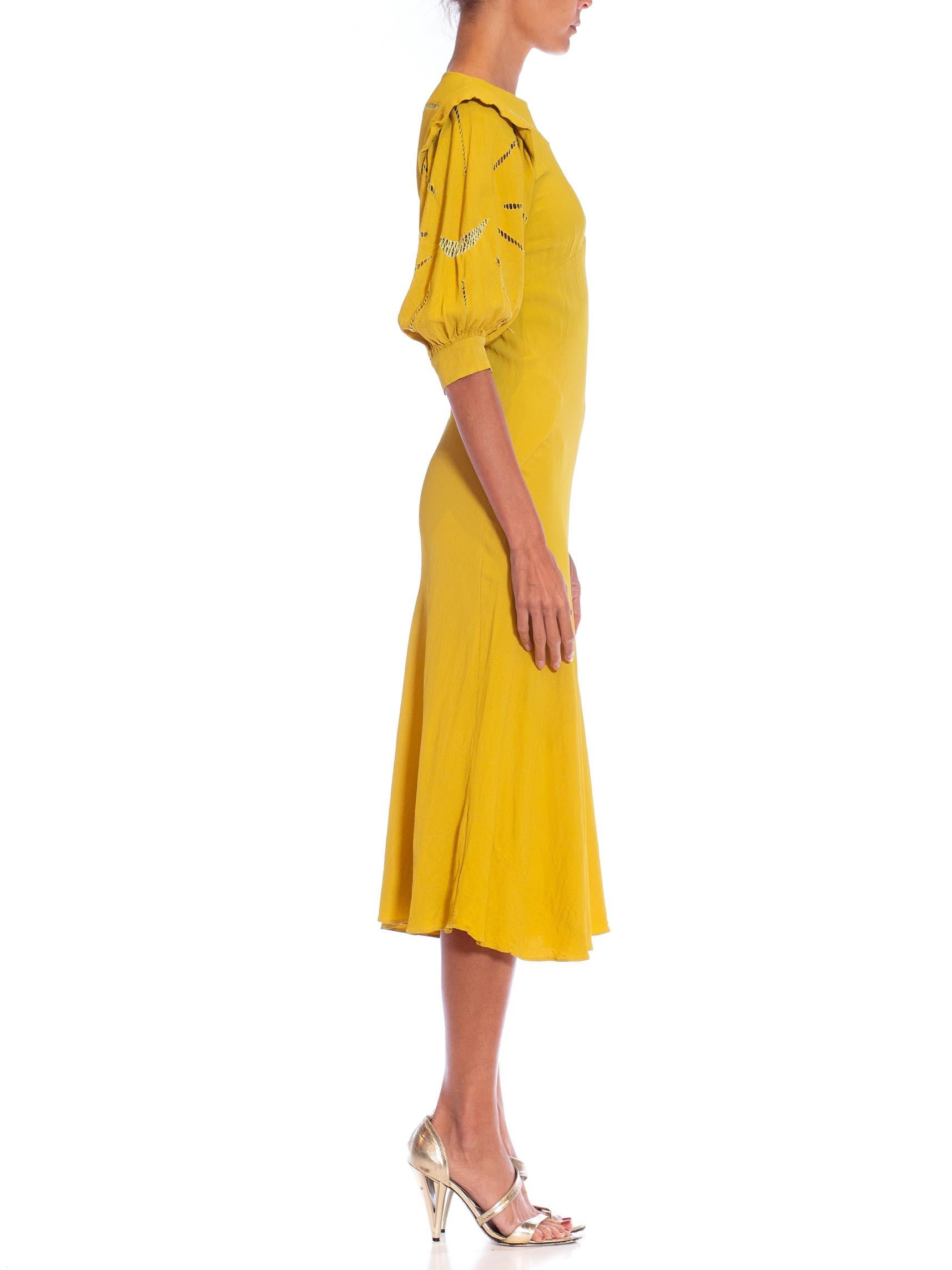 1930S Lime Green Bias Cut Rayon Crepe Sleeved Gown In Excellent Condition For Sale In New York, NY
