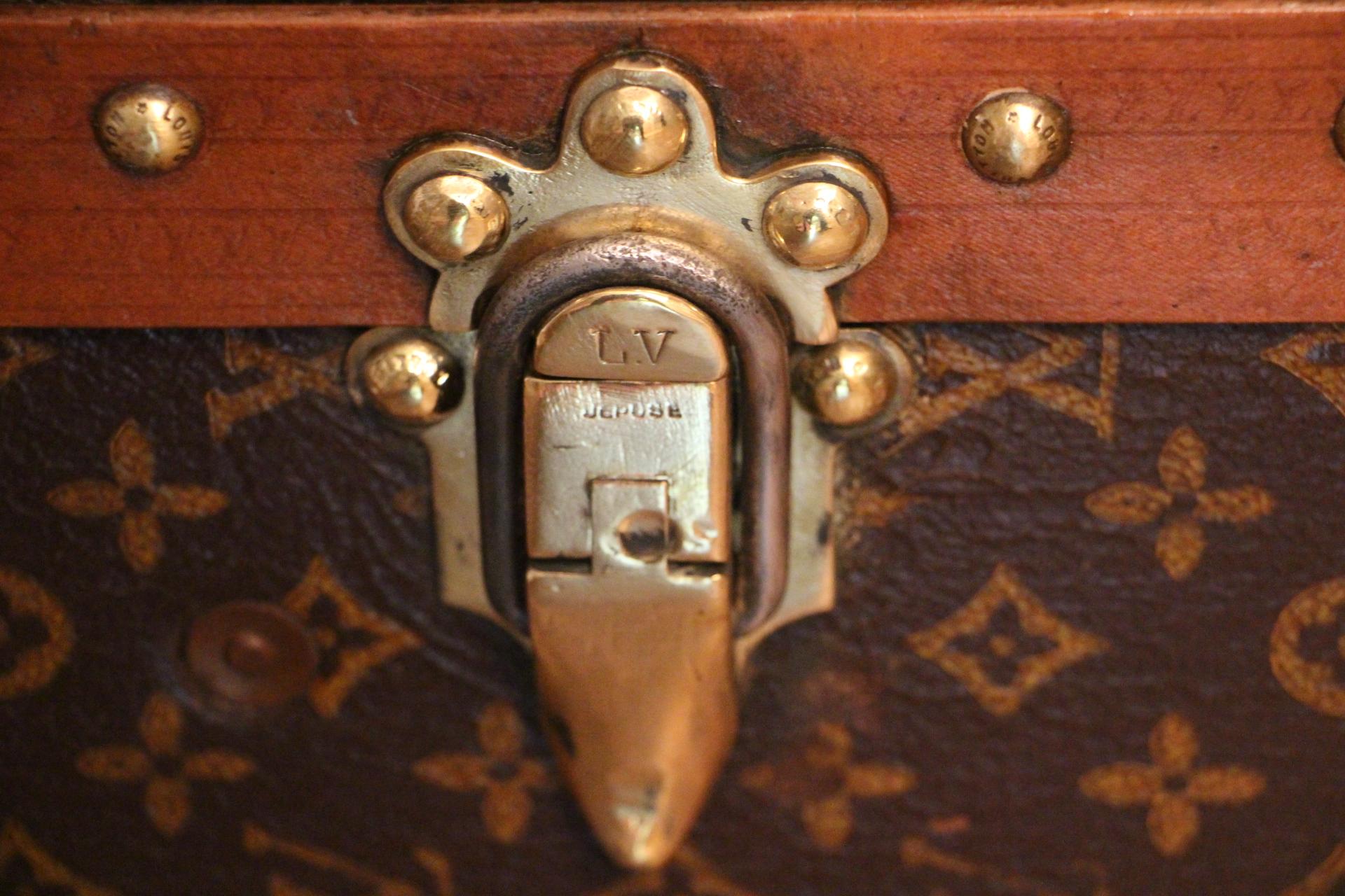 1930s Louis Vuitton Monogram Canvas and Brass Fittings Wardrobe Steamer Trunk In Excellent Condition In Saint-Ouen, FR
