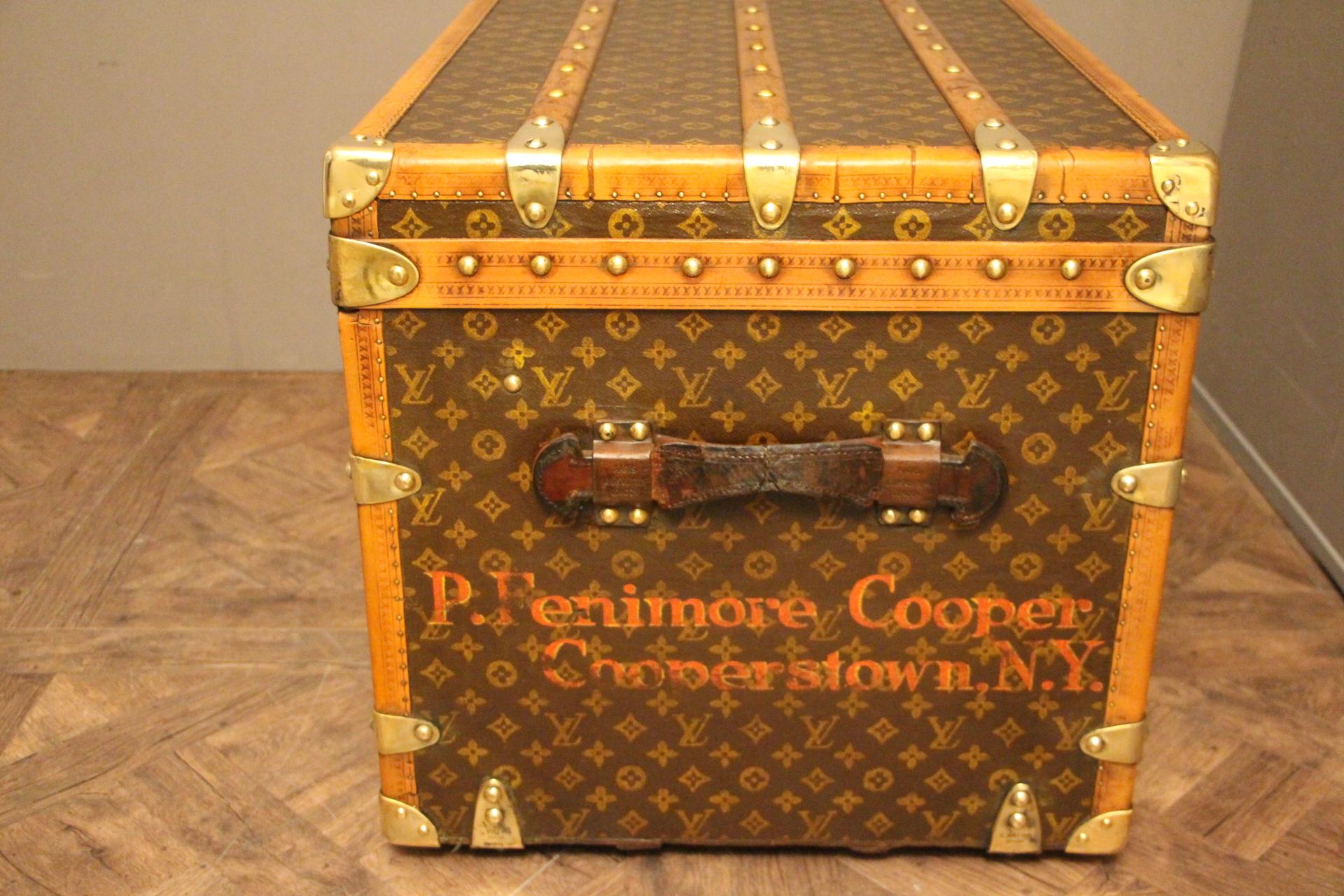 1930s Louis Vuitton Monogram Trunk, Malle Louis Vuitton In Good Condition In Saint-Ouen, FR