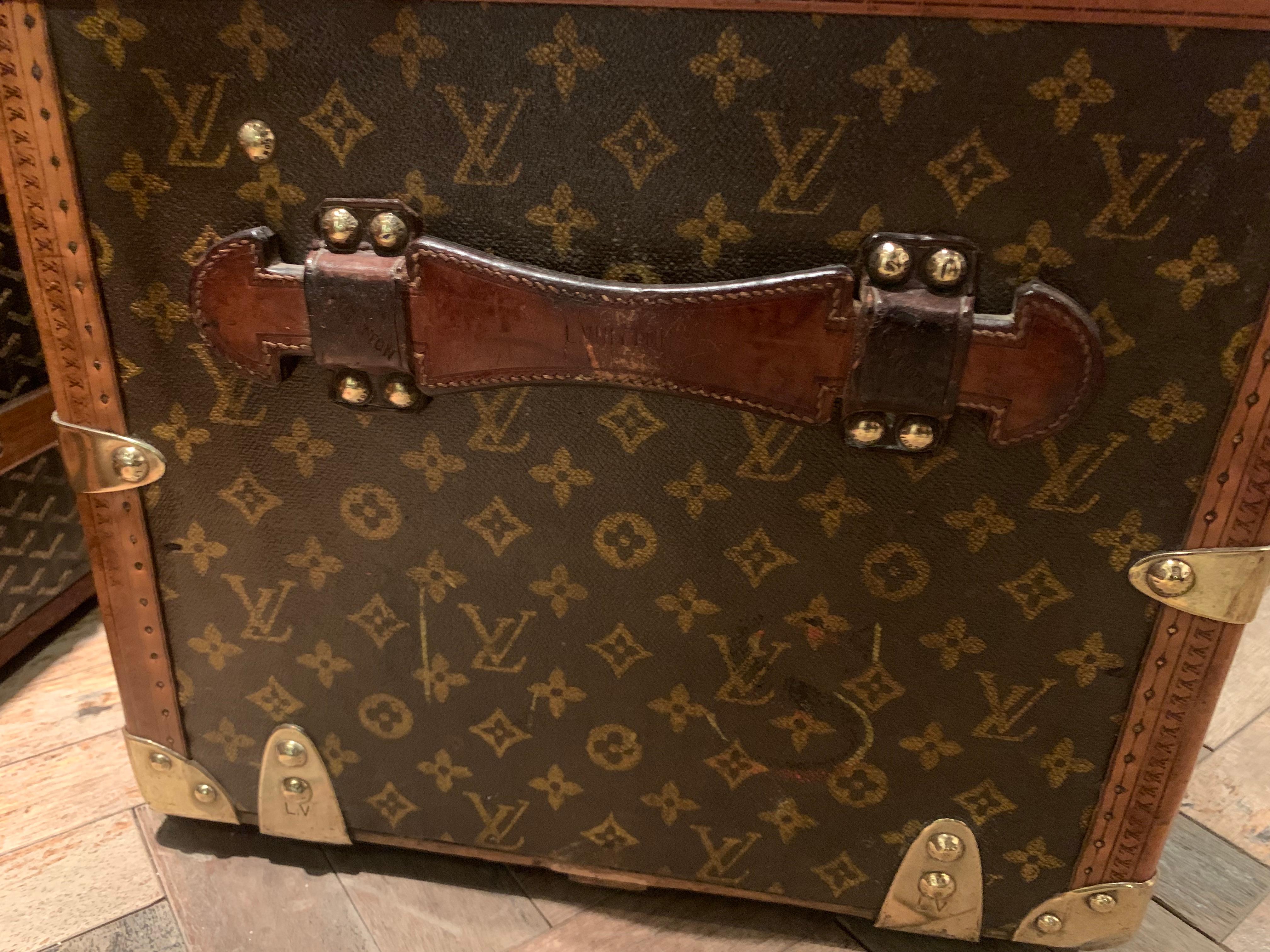 1930er Louis Vuitton Stencil Monogramm-Schuh-Truhe mit Monogramm (Messing)