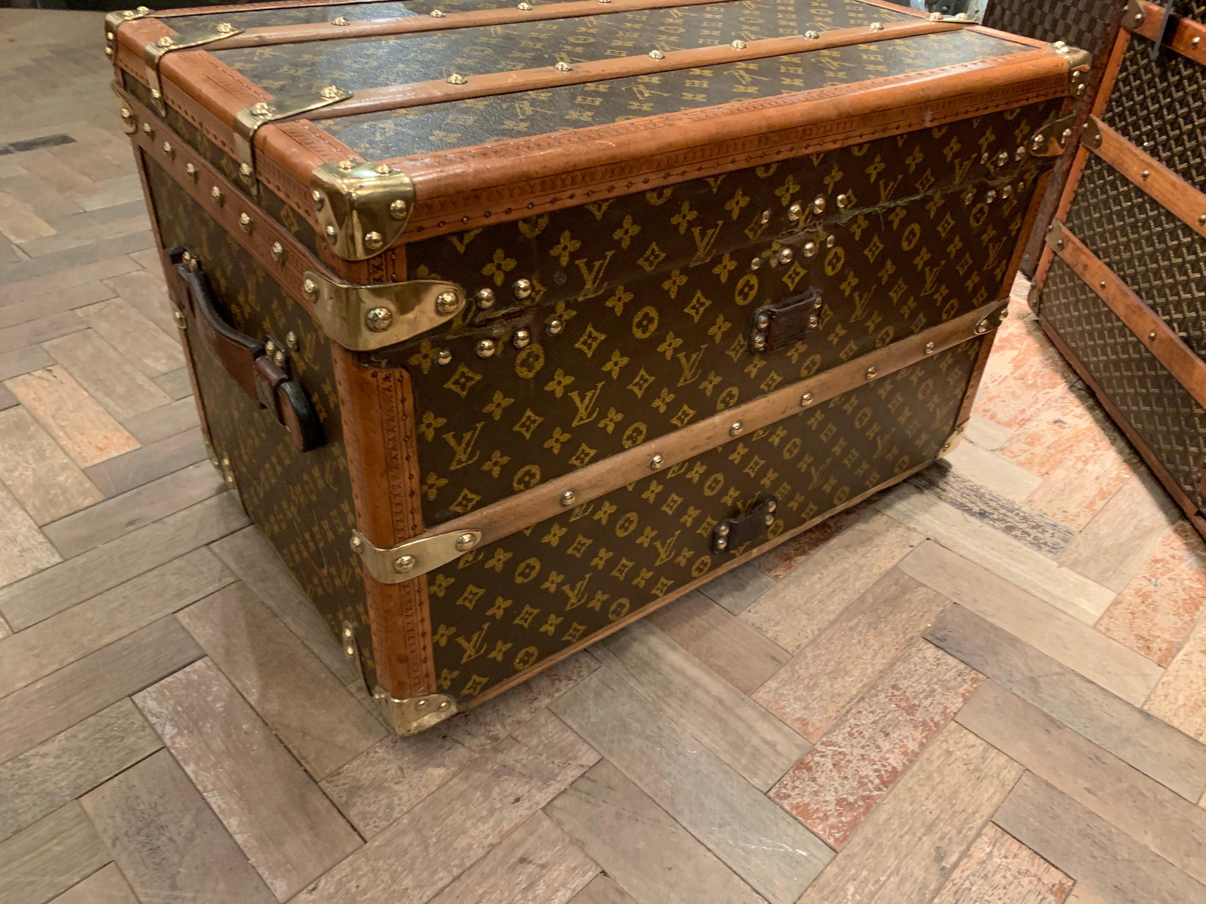 1930er Louis Vuitton Stencil Monogramm-Schuh-Truhe mit Monogramm (Messing)