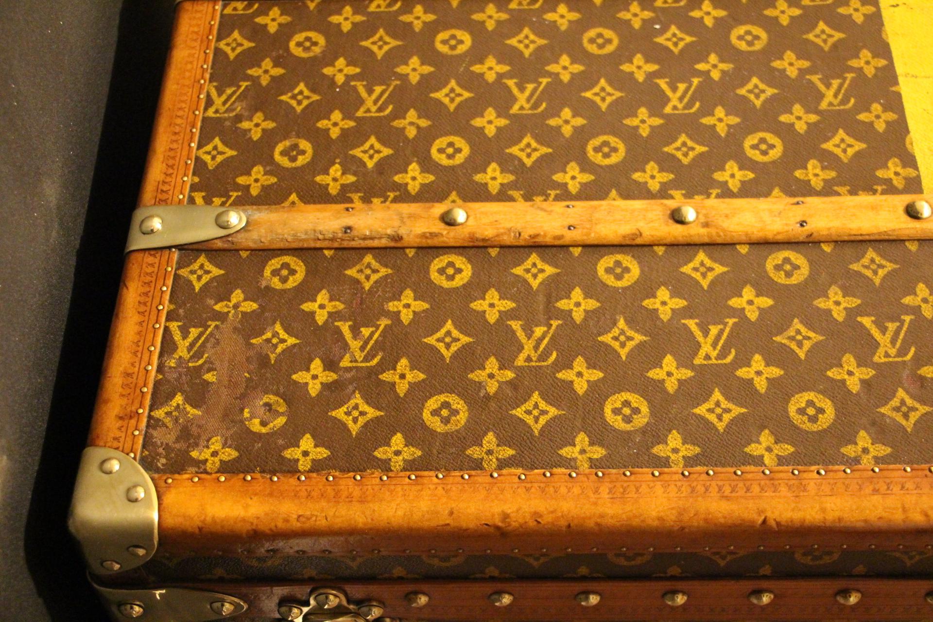 1930s Louis Vuitton Trunk in Monogram In Good Condition In Saint-Ouen, FR