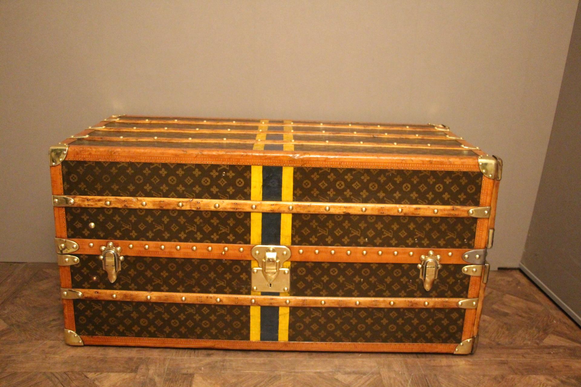 1930s Louis Vuitton Wardrobe Trunk in Monogram, Double Hanging Section 7