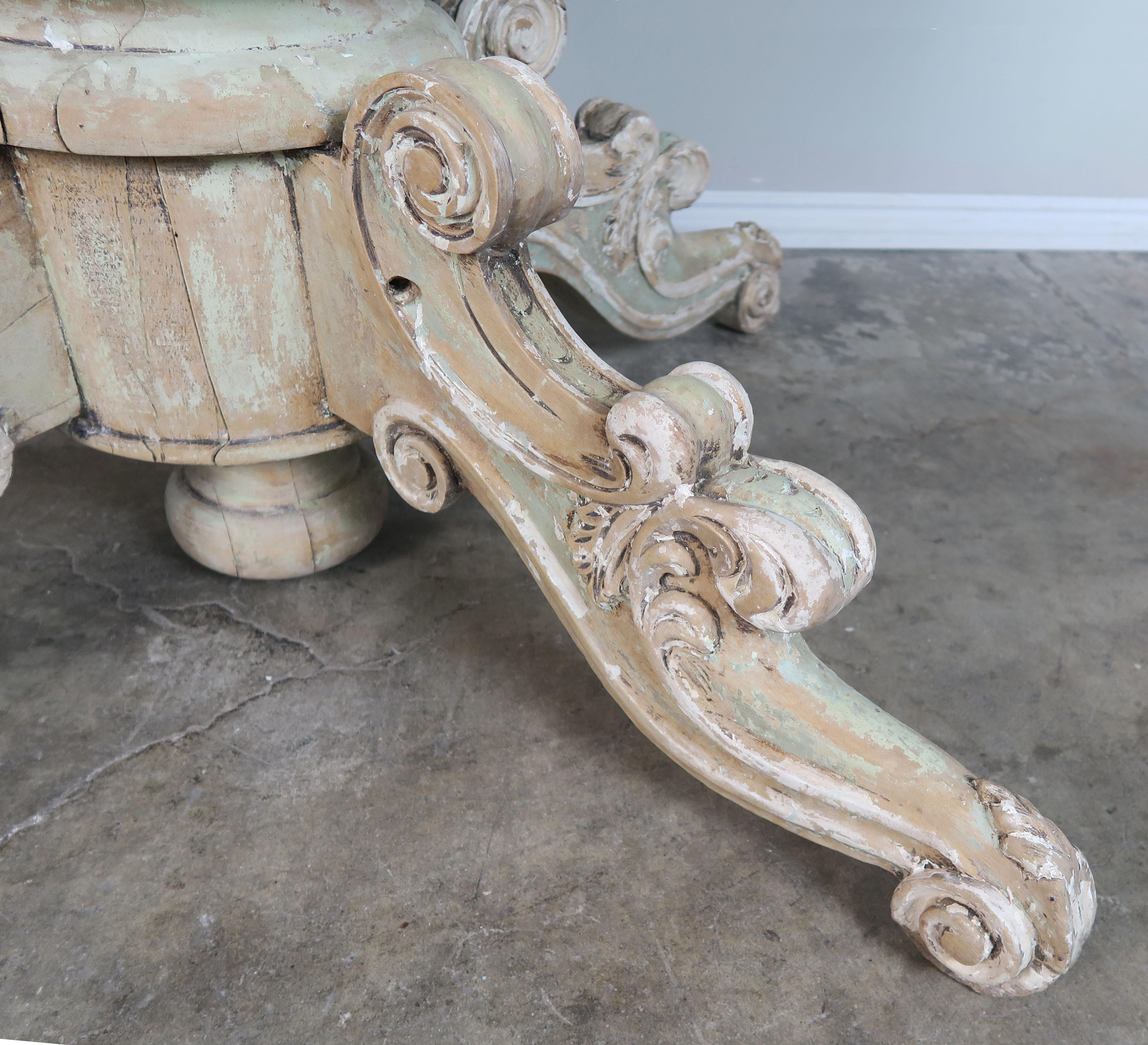 1930s Louis XV Painted French Dining Table In Distressed Condition In Los Angeles, CA