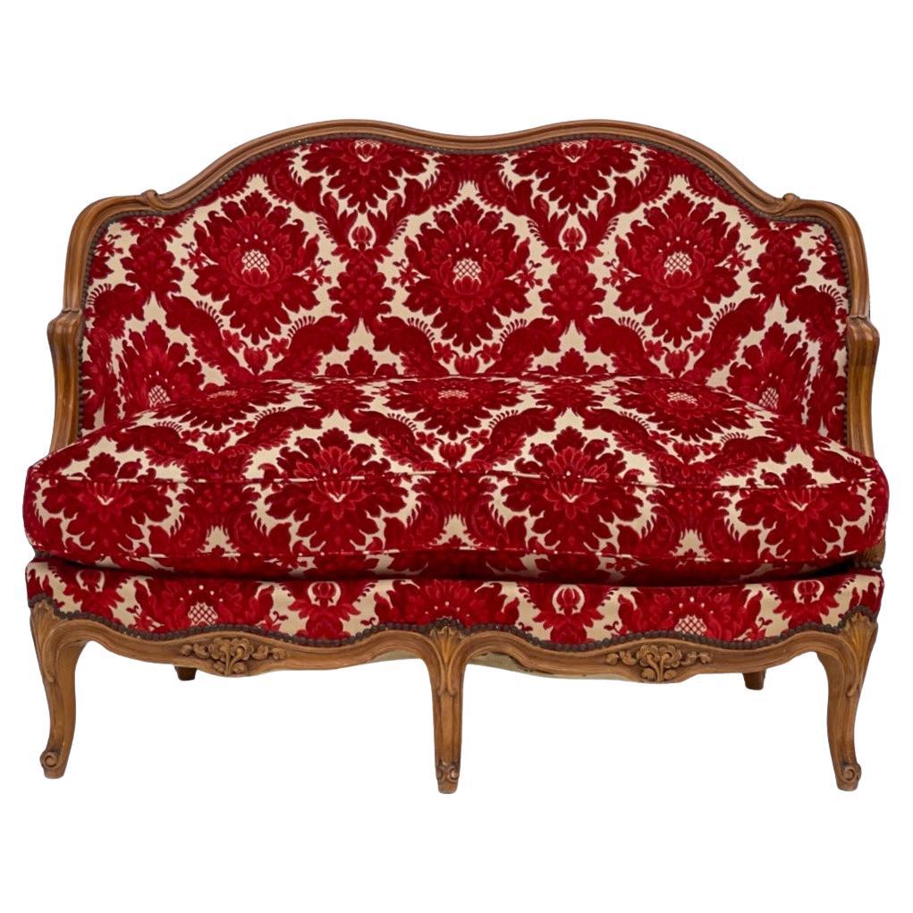 1930s Louis XV Style French Carved Settee In Cut Red Velvet W/ Down Cushion 