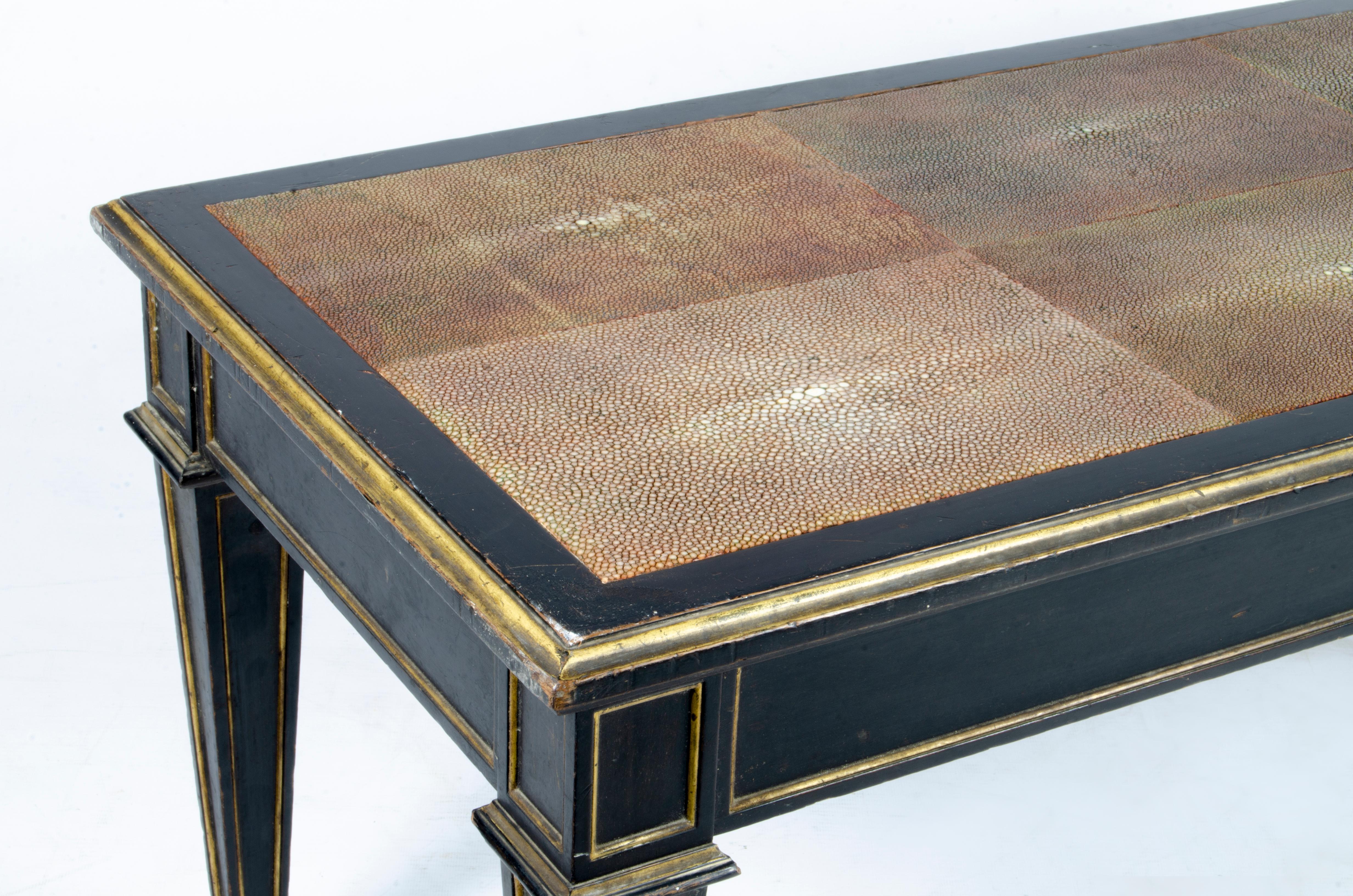 Sculpté Table basse Louis XVI des années 1930 en bois et bronze doré de Chanaux & Pelletier, France en vente