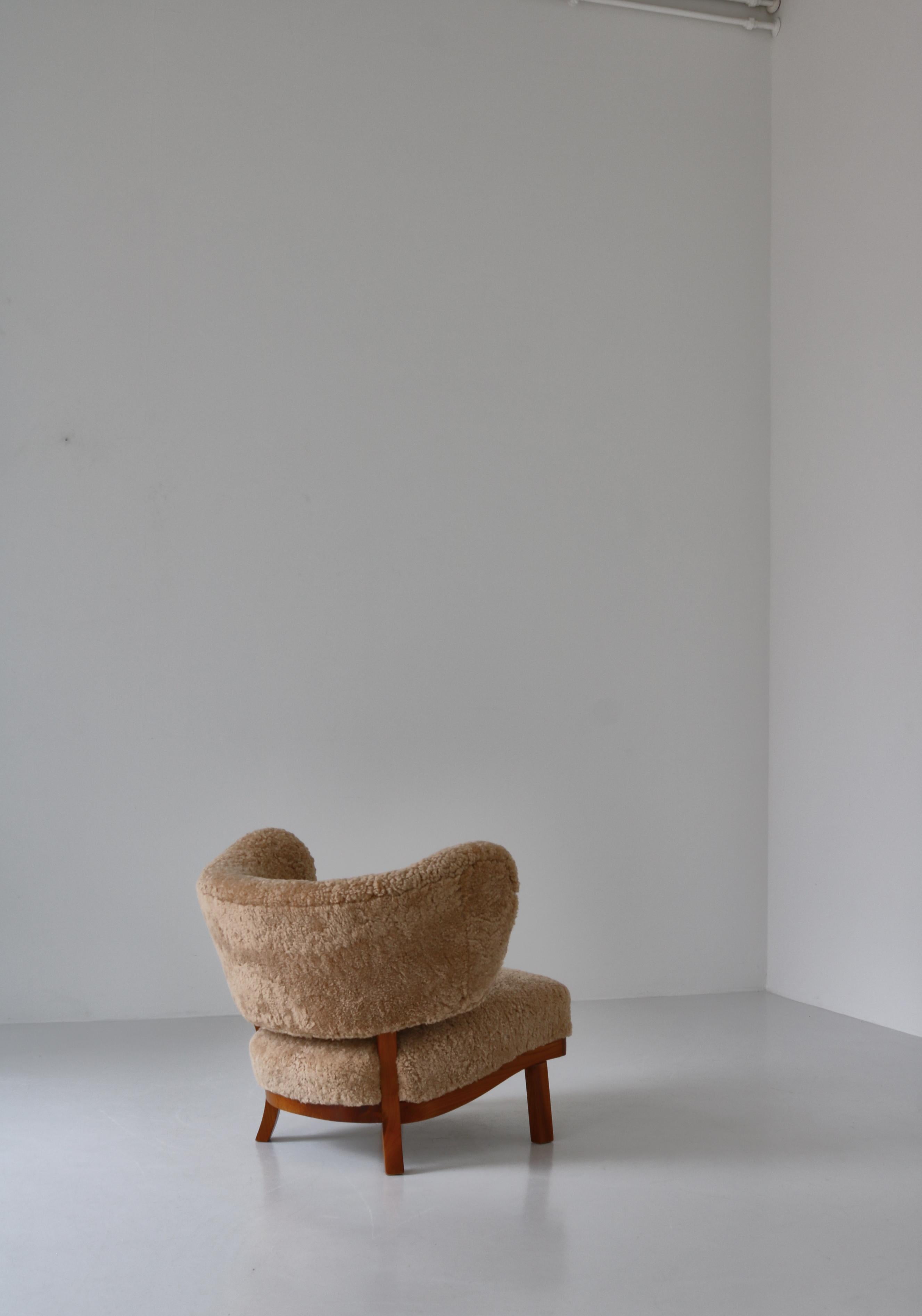 1930s Lounge Chair in Sheepskin, Otto Schulz for Boet, Scandinavian Modern For Sale 5
