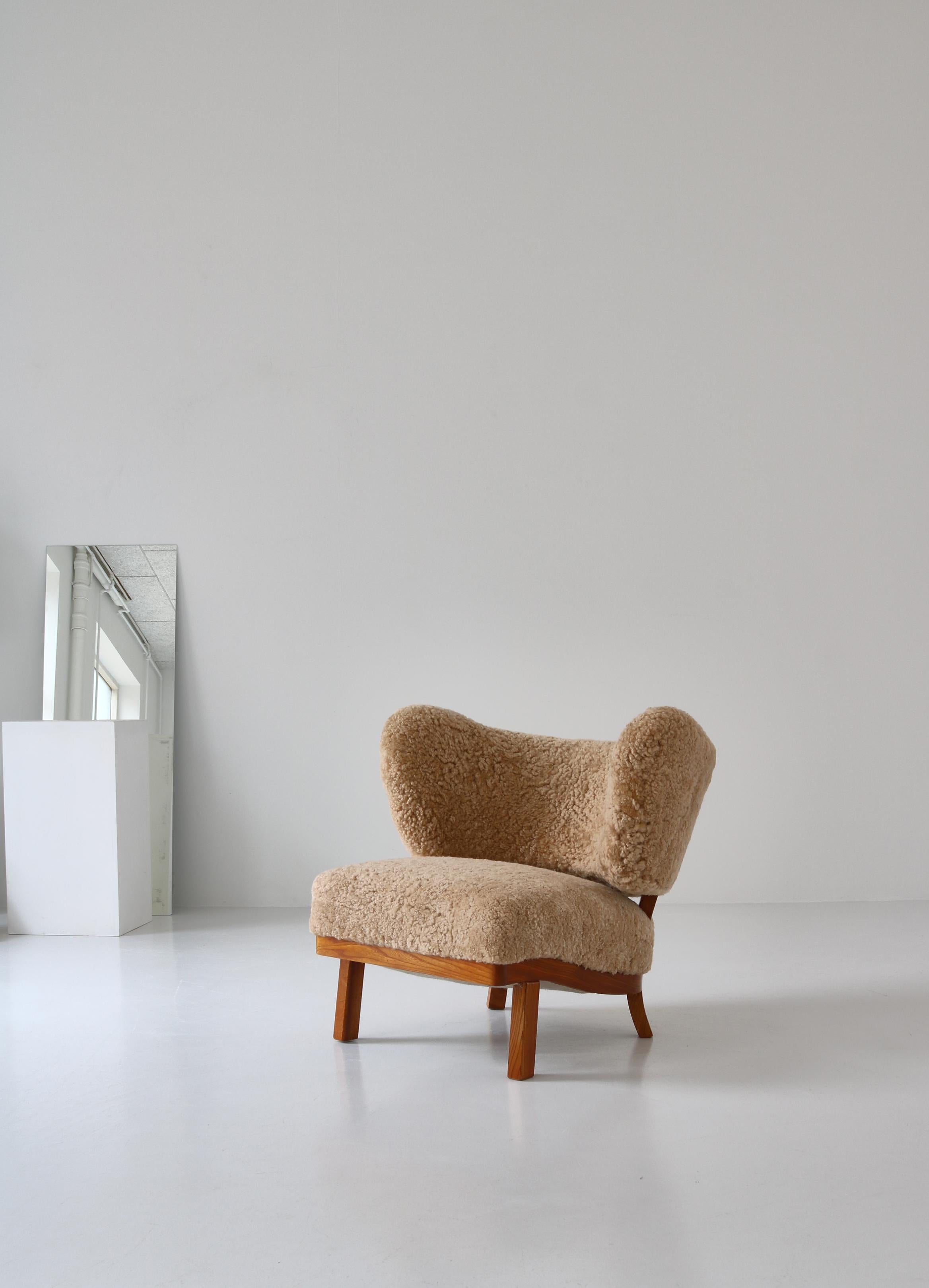 1930s Lounge Chair in Sheepskin, Otto Schulz for Boet, Scandinavian Modern For Sale 6