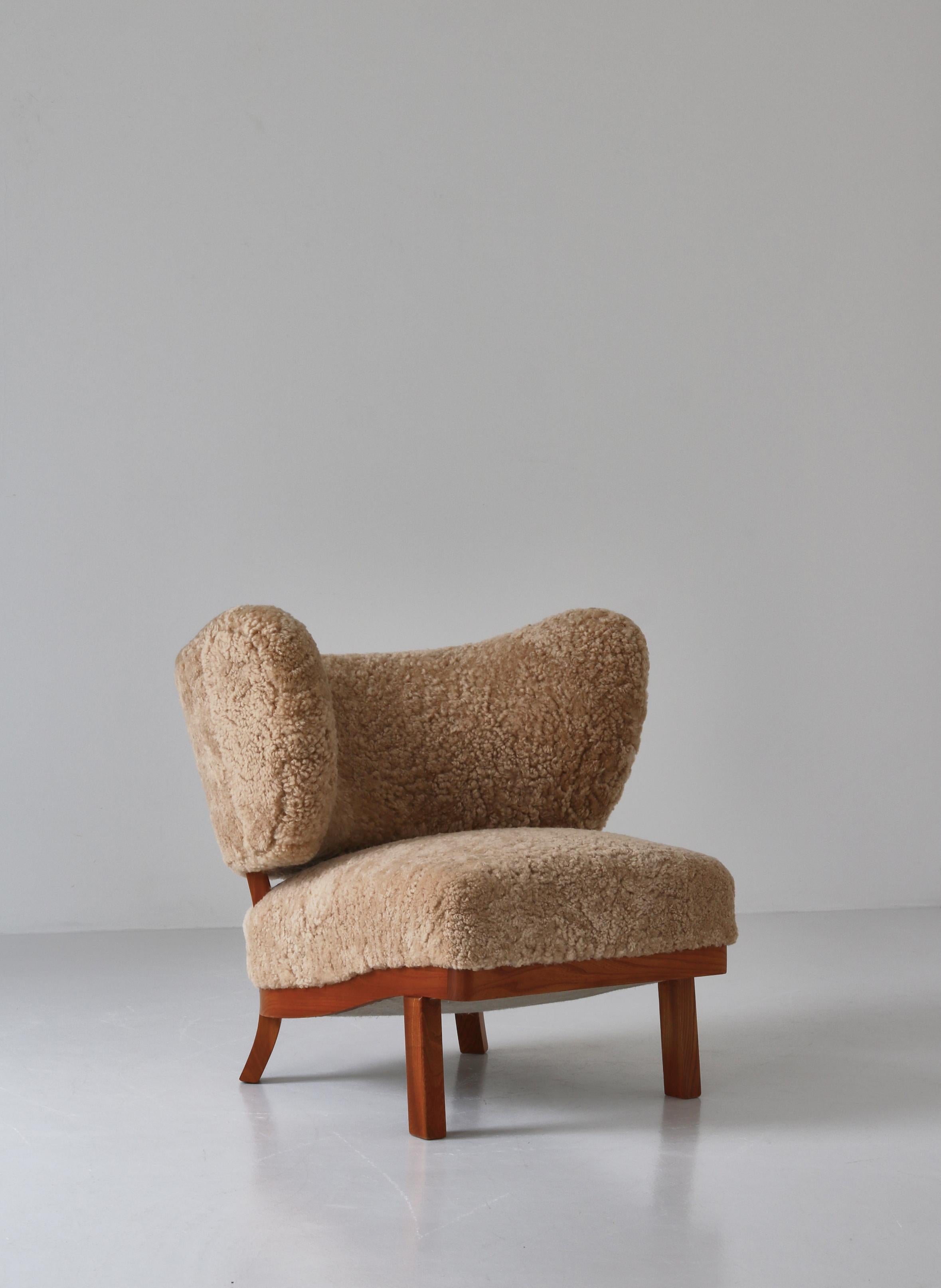 Swedish 1930s Lounge Chair in Sheepskin, Otto Schulz for Boet, Scandinavian Modern For Sale