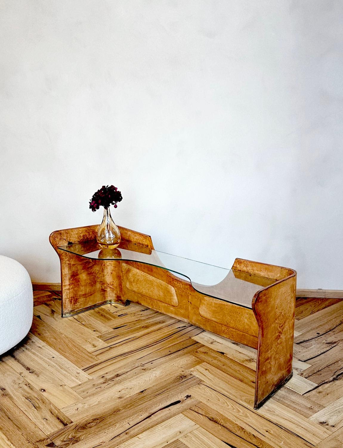 1930s Low Walnut and Glass Italian Console Table In Good Condition In Florence, Tuscany
