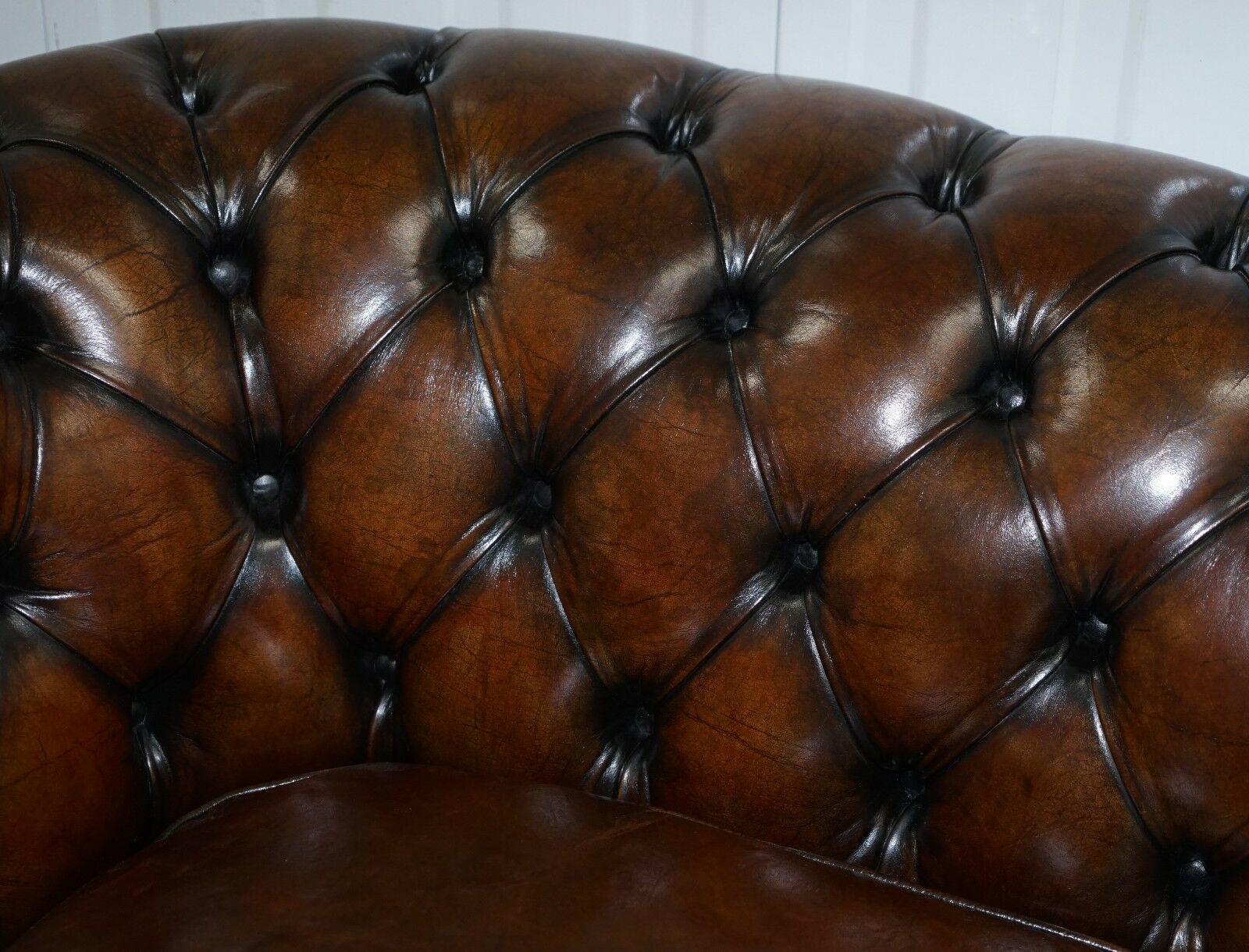 1930s Made in England Hand Dyed Restored Cigar Brown 2-Seat Chesterfield Club In Good Condition In West Sussex, Pulborough