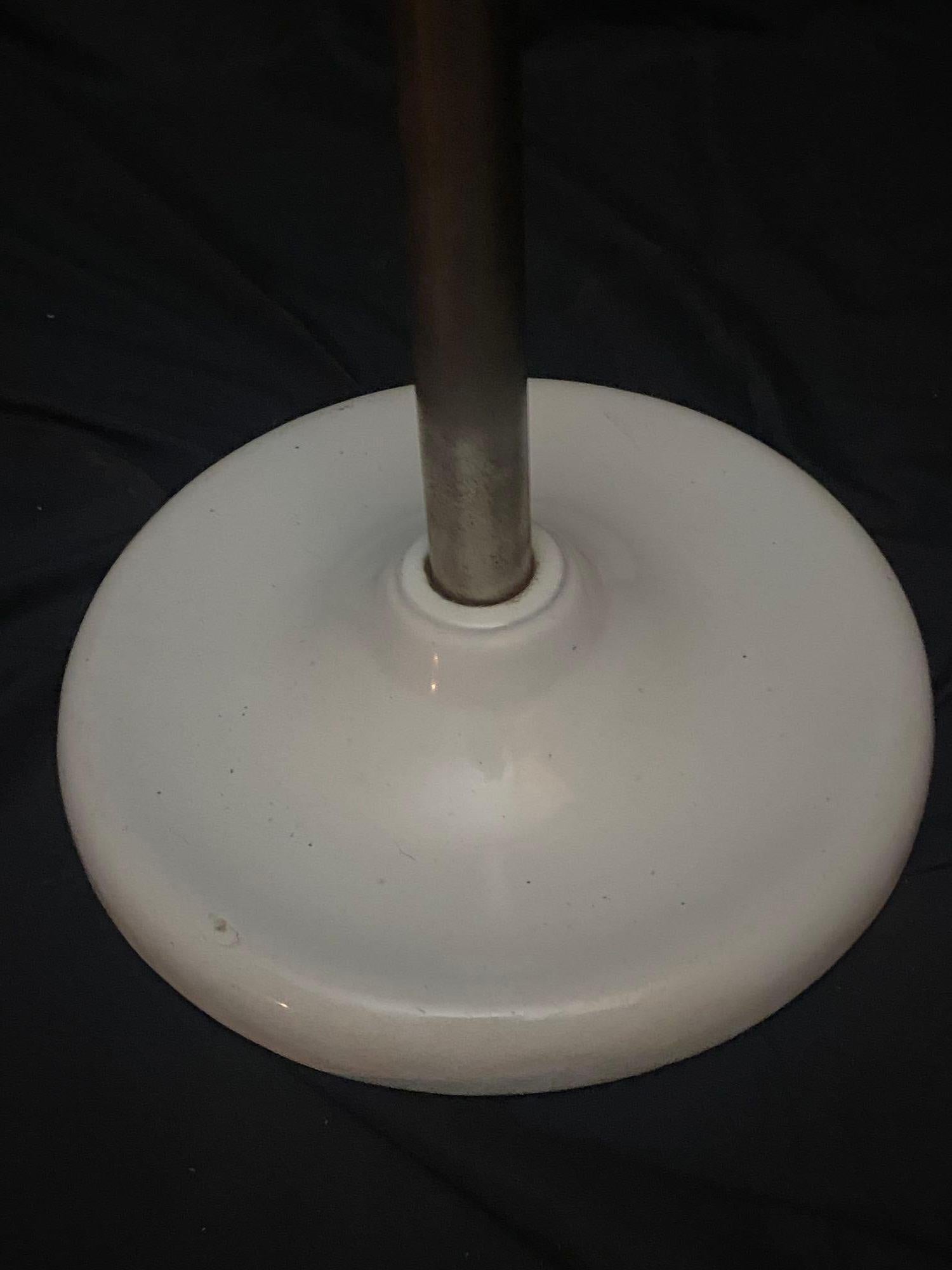 Américain Lampadaire McIntosh Biolite des années 1930 en vente