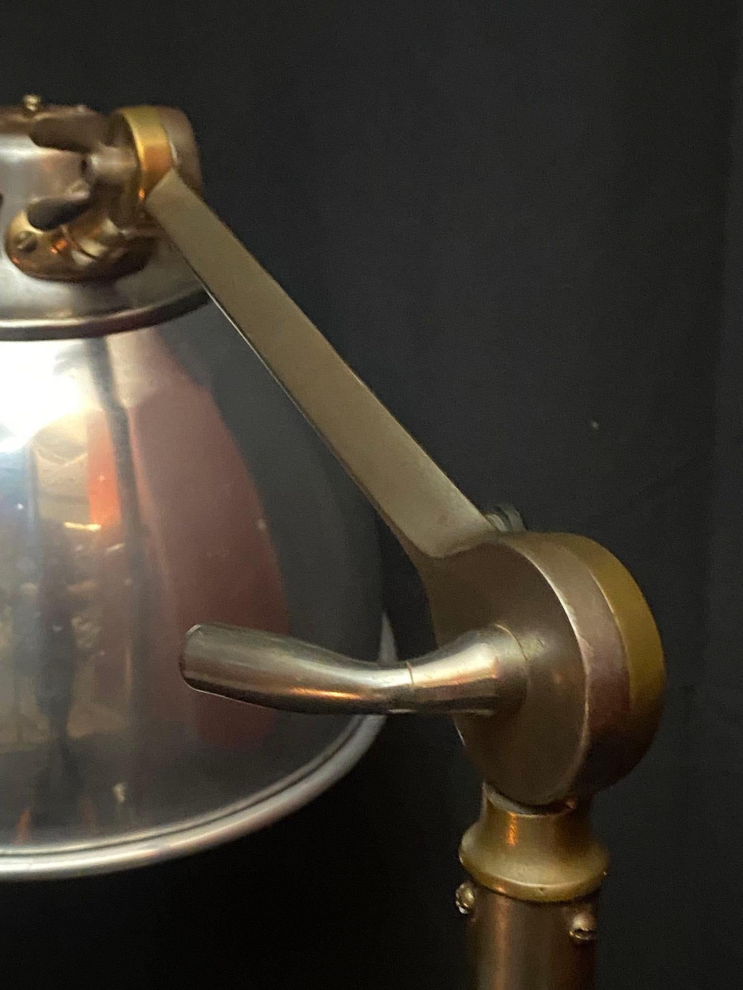 20ième siècle Lampadaire McIntosh Biolite des années 1930 en vente