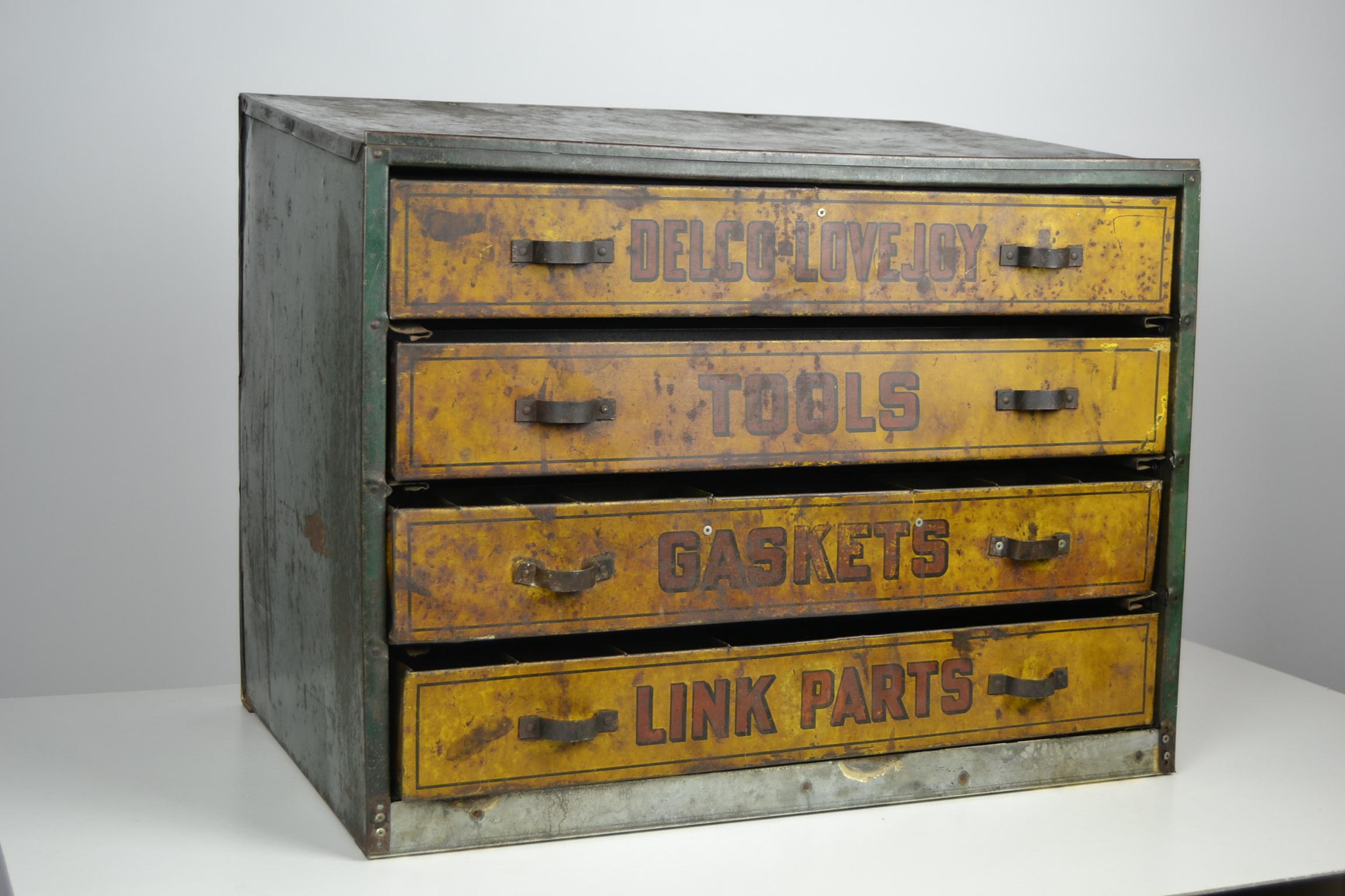 1930s Metal Garage Toolbox Cabinet with 4 drawers 1