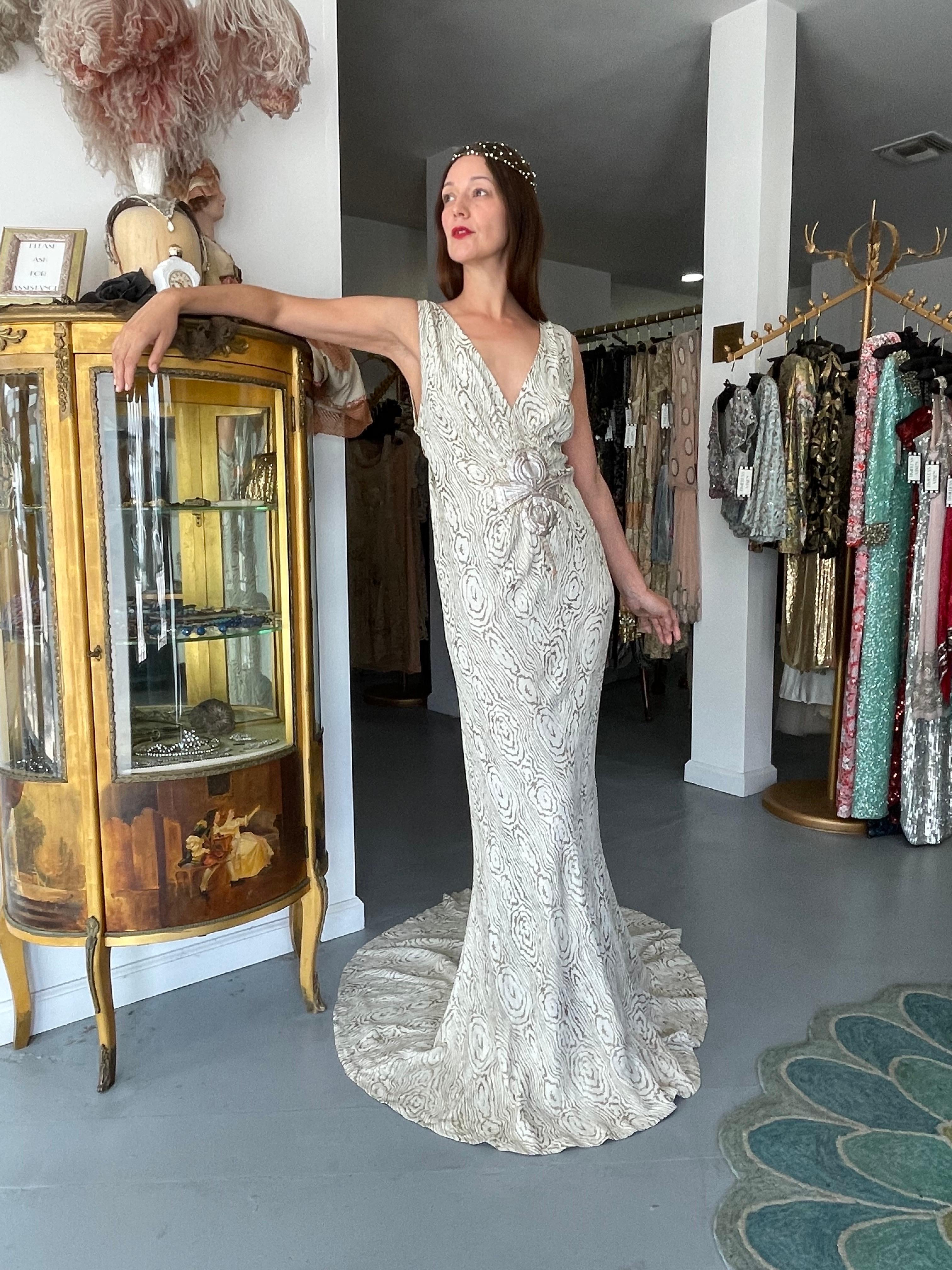 1930's Metallic Wood-Patterned Lamé Deco Appliqué Bias-Cut Trained Bridal Gown 11