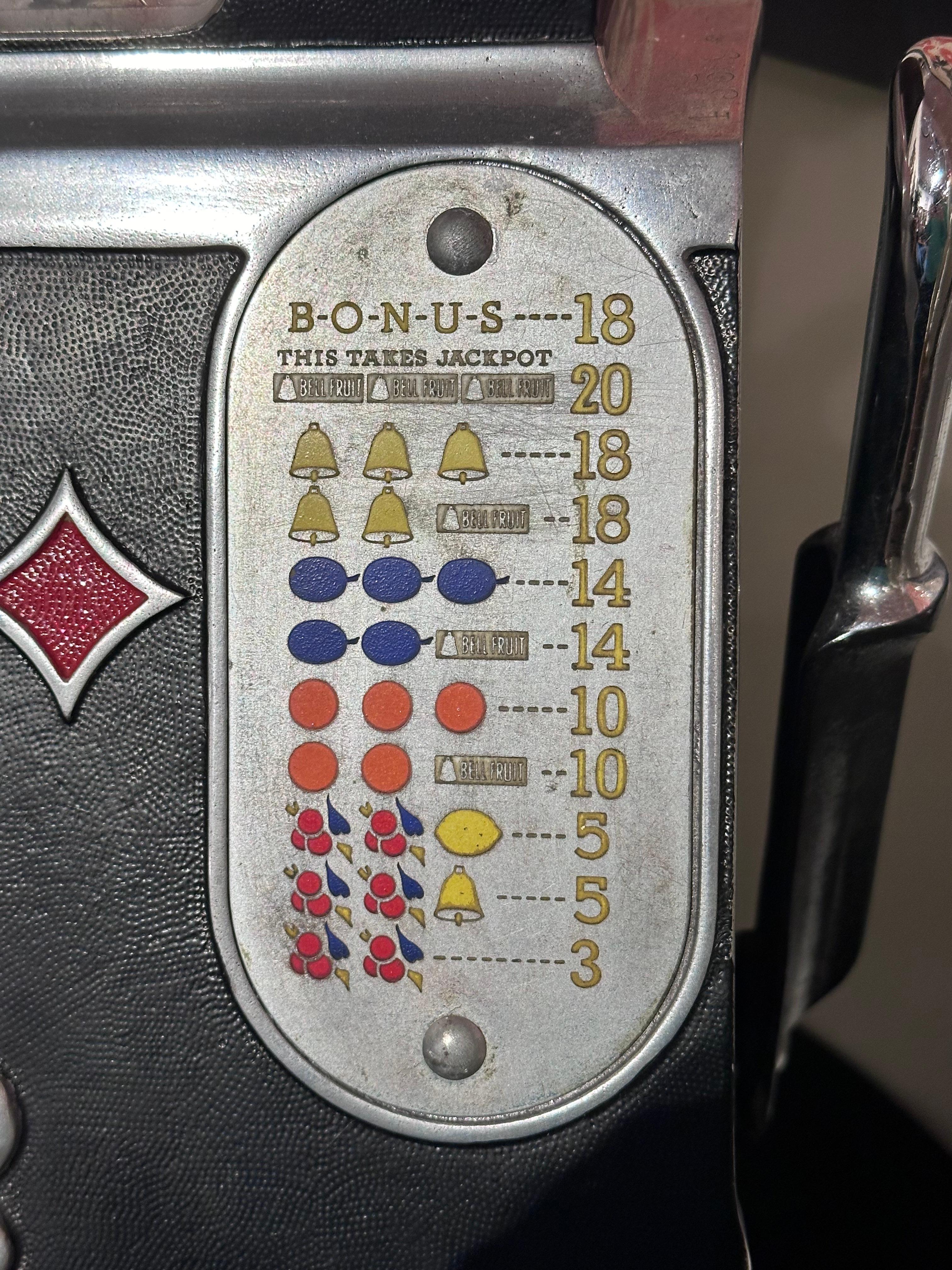 Mid-20th Century 1930’s Mills Novelty Horsehead Bonus Slot Machine For Sale