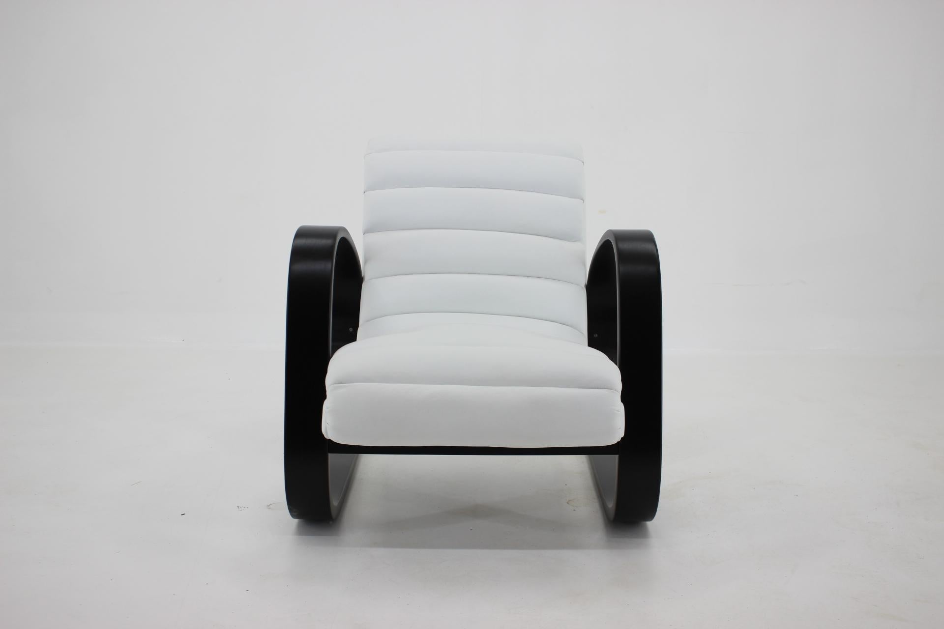 Mid-Century Modern 1930s Miroslav Navratil Lounge Chair in White Leather For Sale