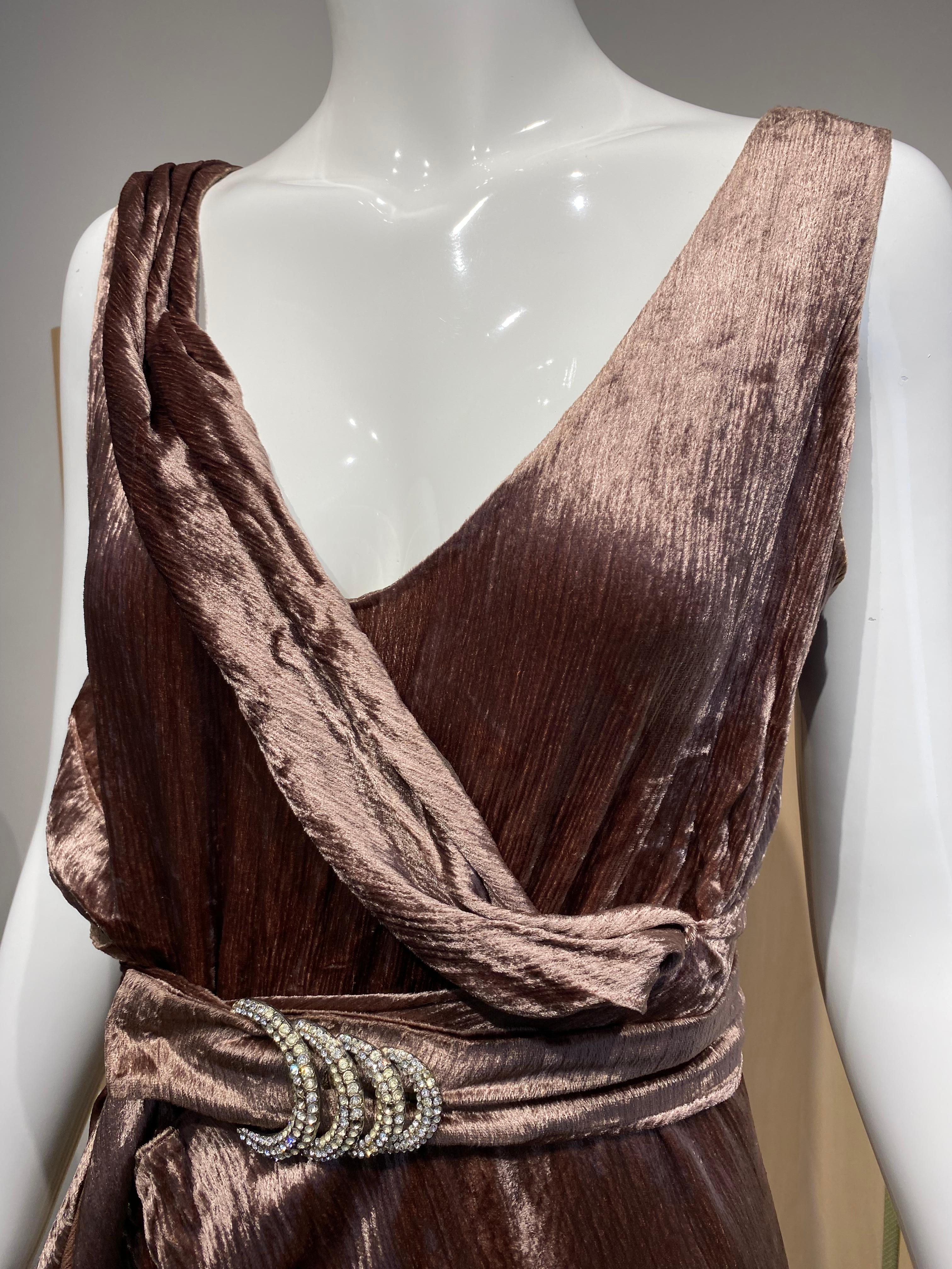 1930s Mocha Brown Velvet Dress with Capelet In Good Condition For Sale In Beverly Hills, CA
