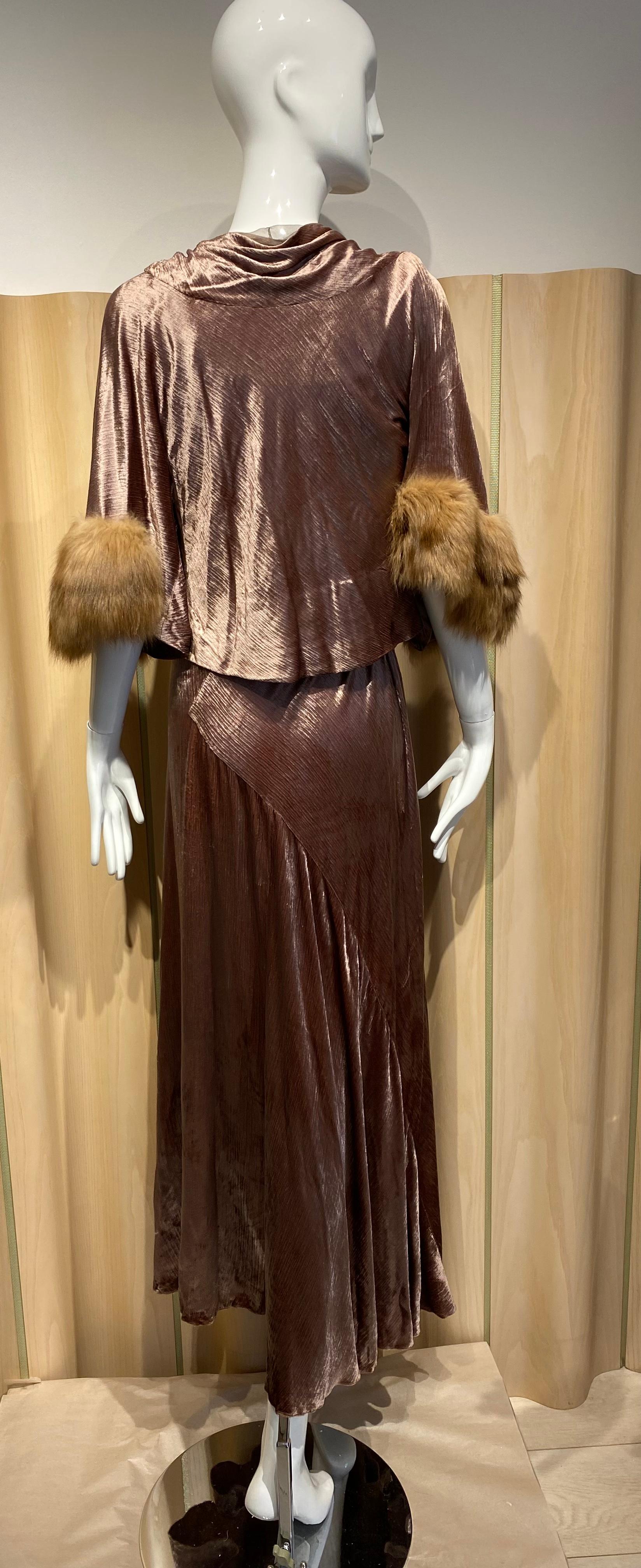 1930s Mocha Brown Velvet Dress with Capelet For Sale 2