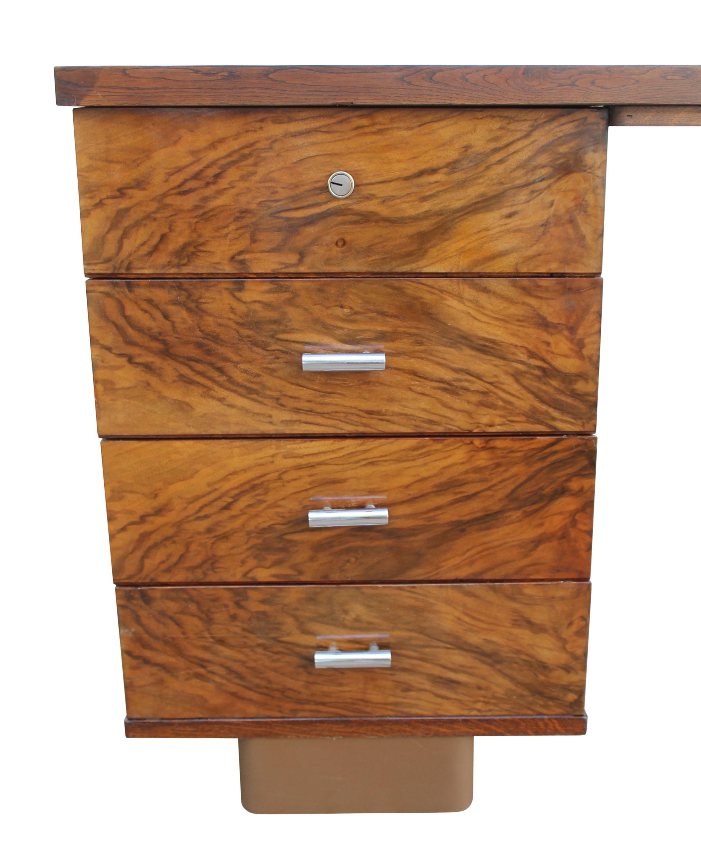 1930's Modernist Desk by Jindrich Halabala for UP Brno For Sale 3