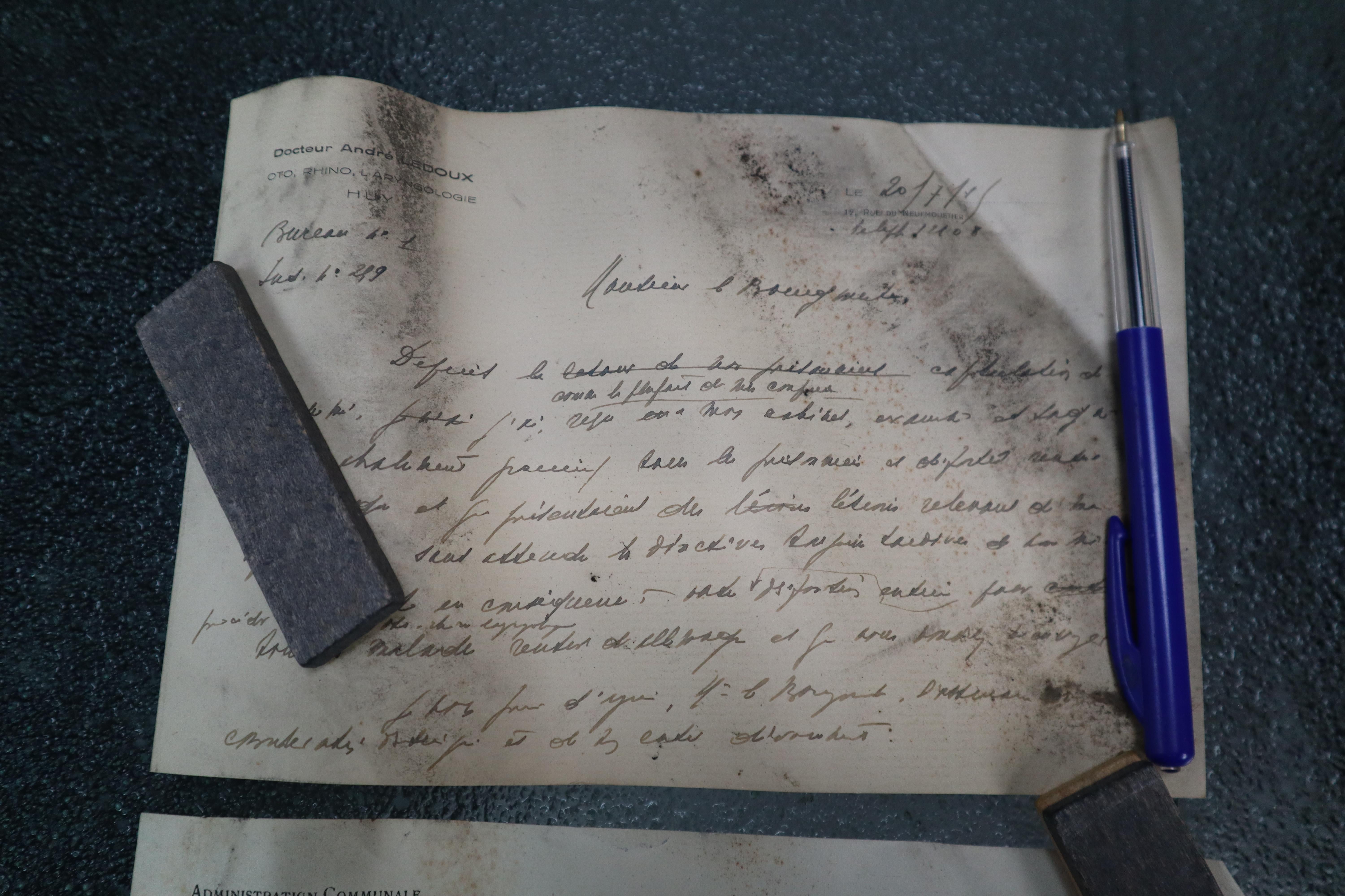 Scrivania modernista degli anni '30 in metallo laccato nero in vendita 8