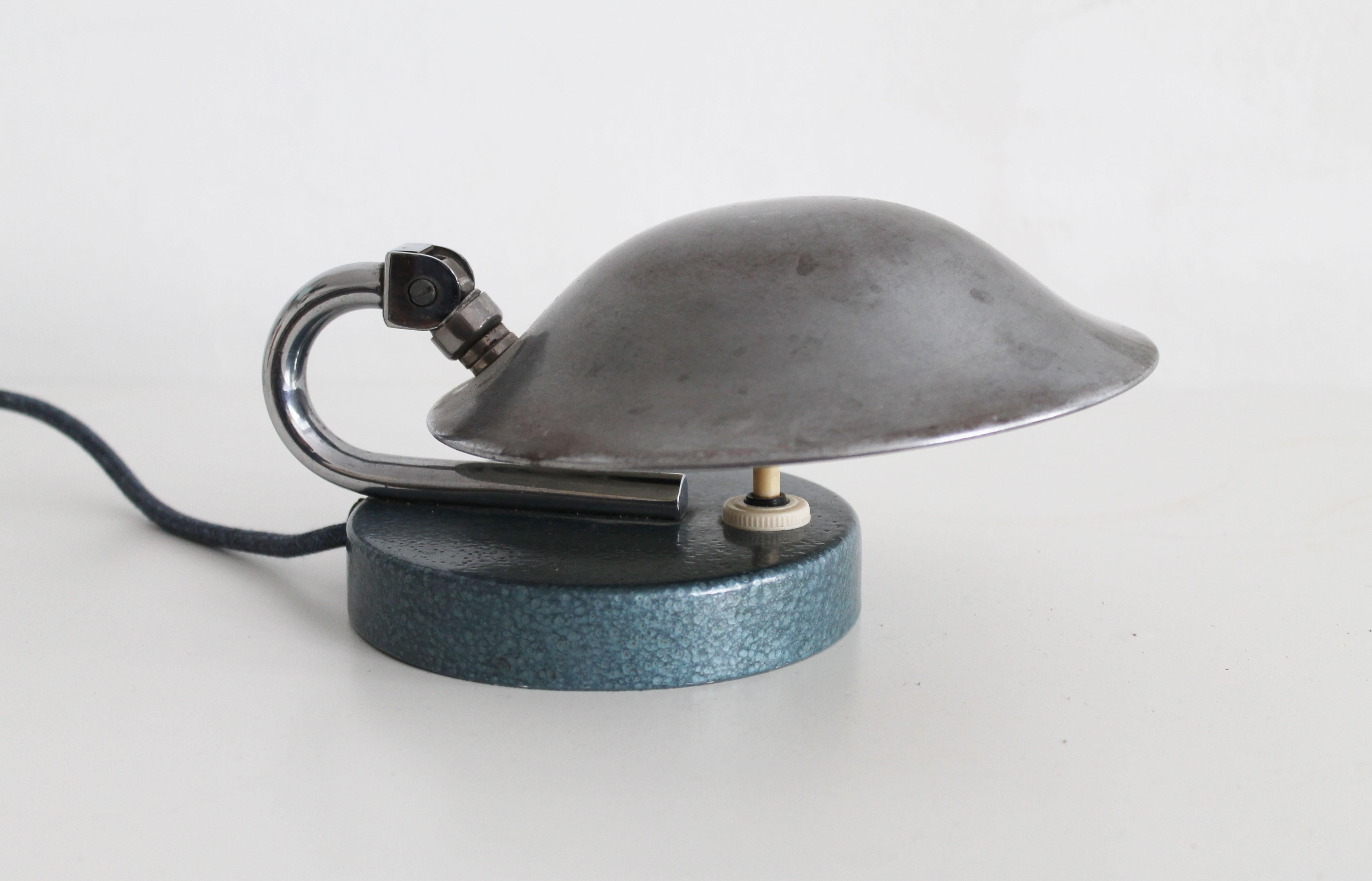 Bauhaus Lampe de table moderniste des années 1930, type 3530, Carl Jucker pour Napako en vente