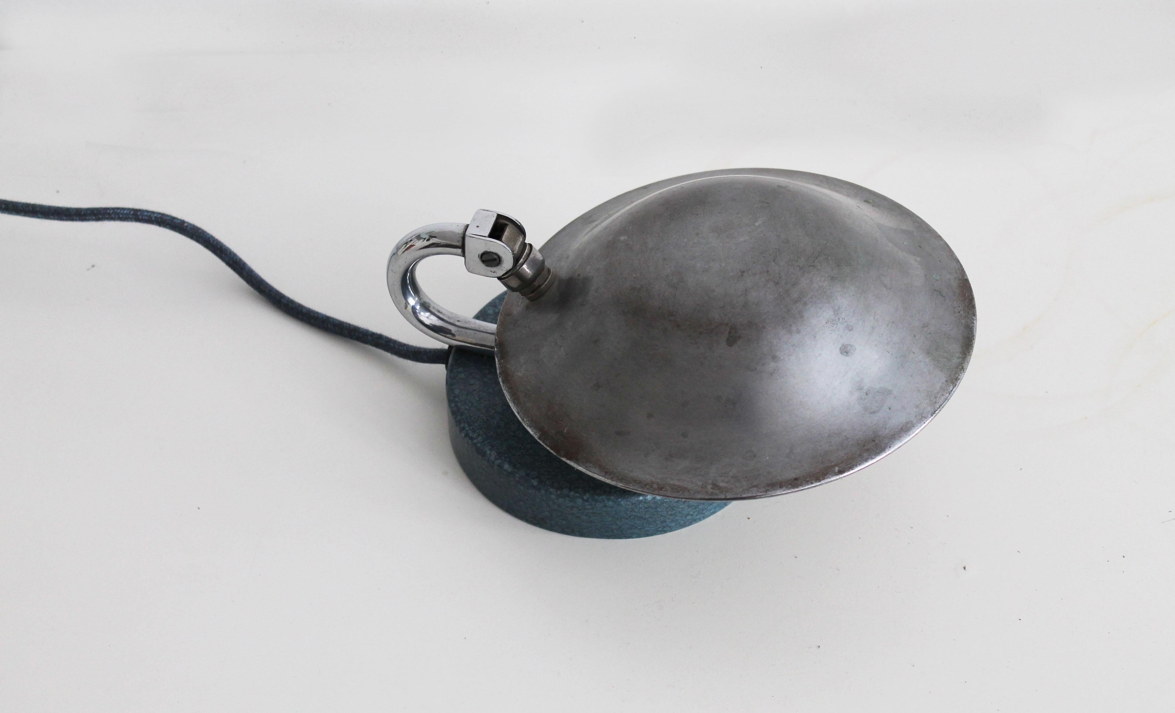 1930's Modernist Table Lamp Type 3530 by Carl Jucker for Napako In Good Condition For Sale In Brno, CZ