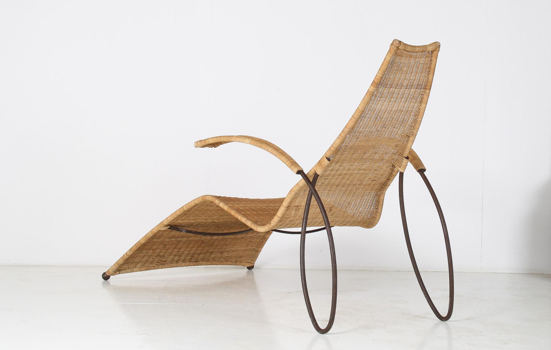 1930 Modernista Marco de Hierro Forjado Sol de Mimbre Chaise Longer con Brazos + Reposapiés en venta 3