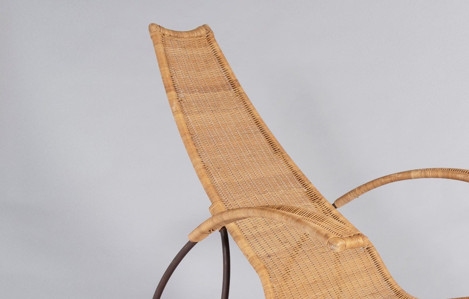 1930s Modernist Wrought Iron Frame Wicker Sun Longer Chaise with Arms + Footrest For Sale 5