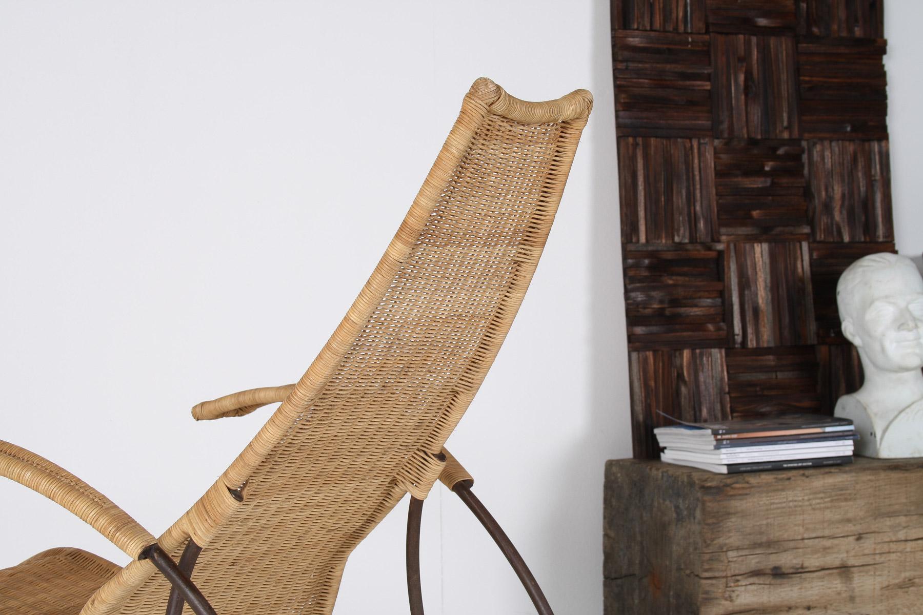 1930 Modernista Marco de Hierro Forjado Sol de Mimbre Chaise Longer con Brazos + Reposapiés en venta 5