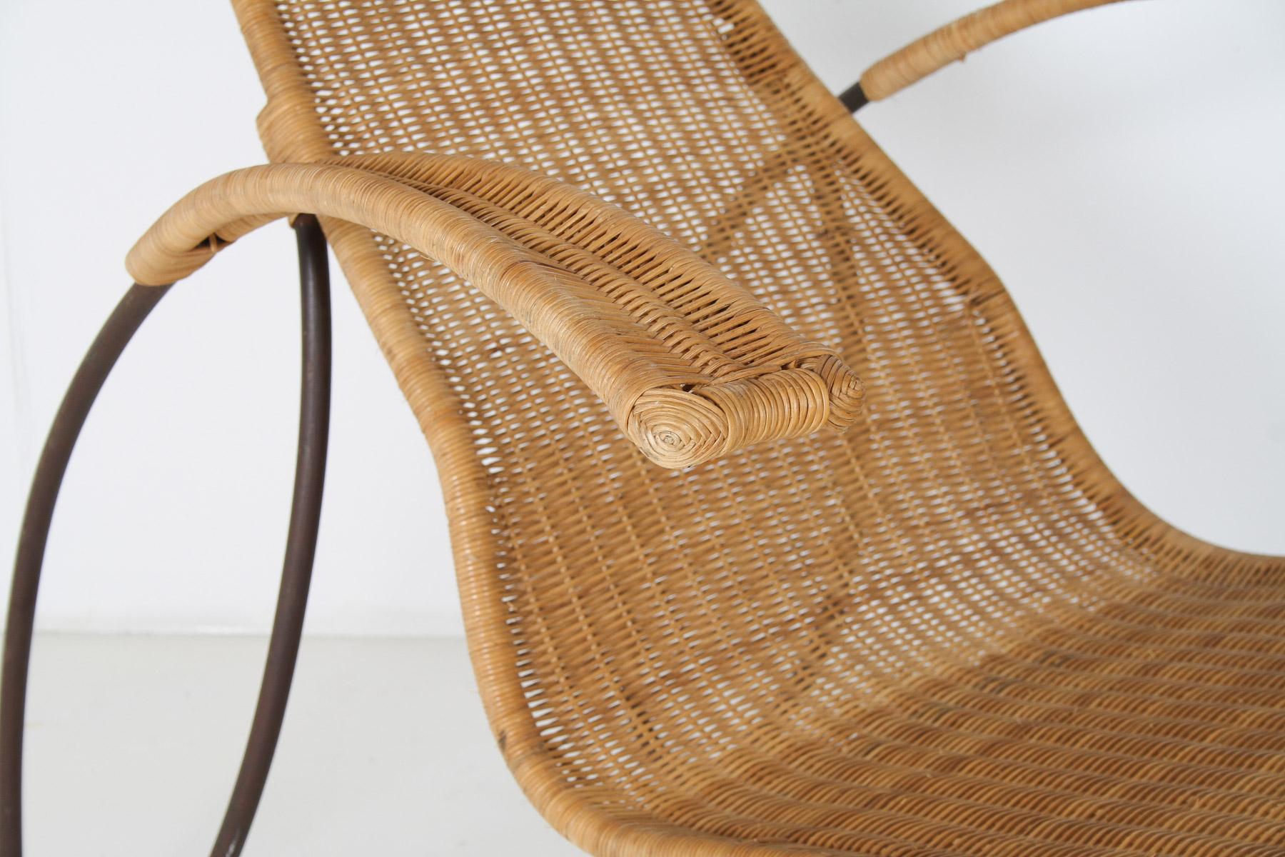 1930 Modernista Marco de Hierro Forjado Sol de Mimbre Chaise Longer con Brazos + Reposapiés en venta 9