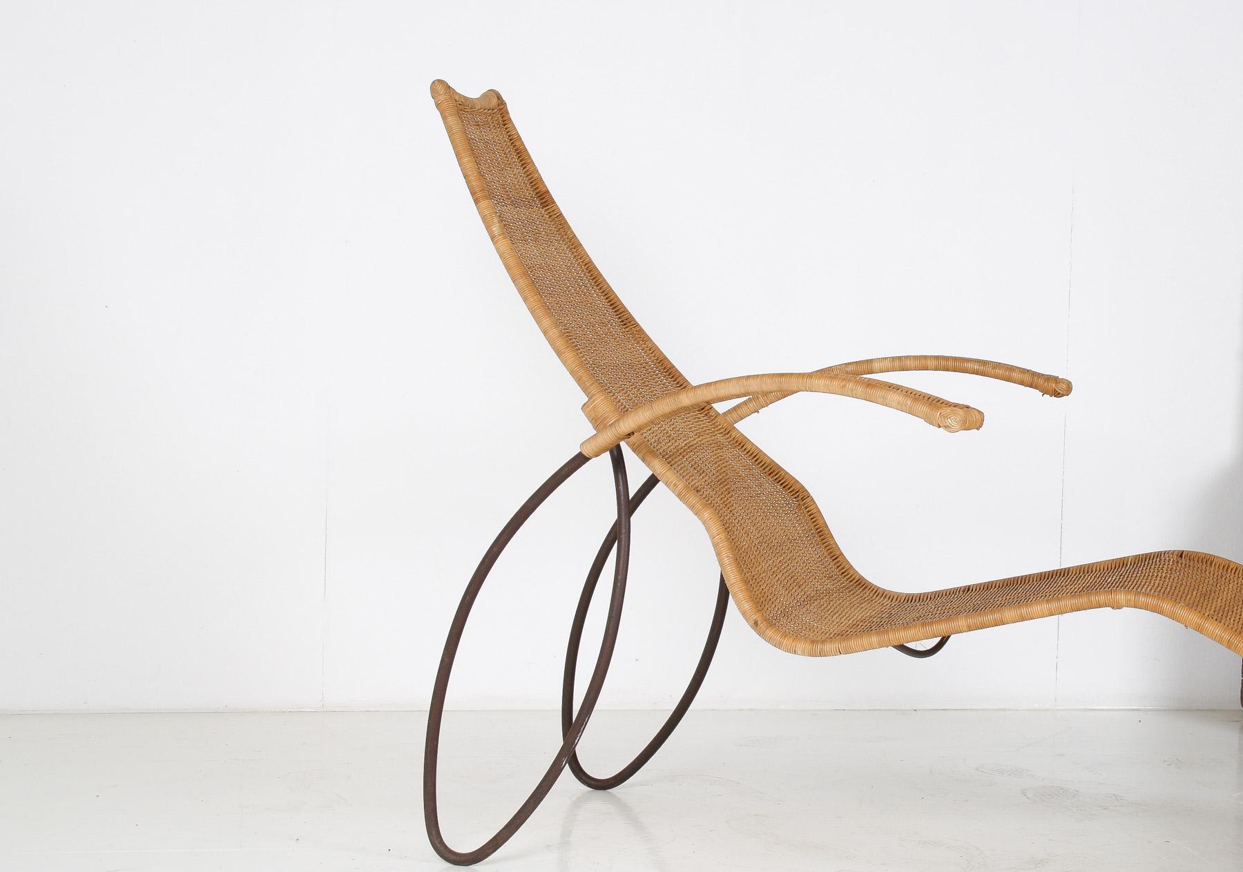 1930 Modernista Marco de Hierro Forjado Sol de Mimbre Chaise Longer con Brazos + Reposapiés siglo XX en venta
