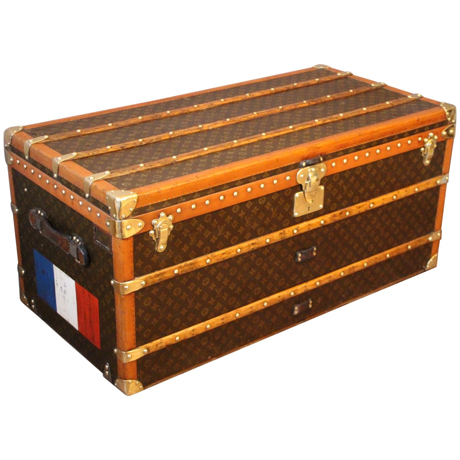 Louis Vuitton Trunk in Monogram, 110 cm Louis Vuitton Steamer Trunk at  1stDibs