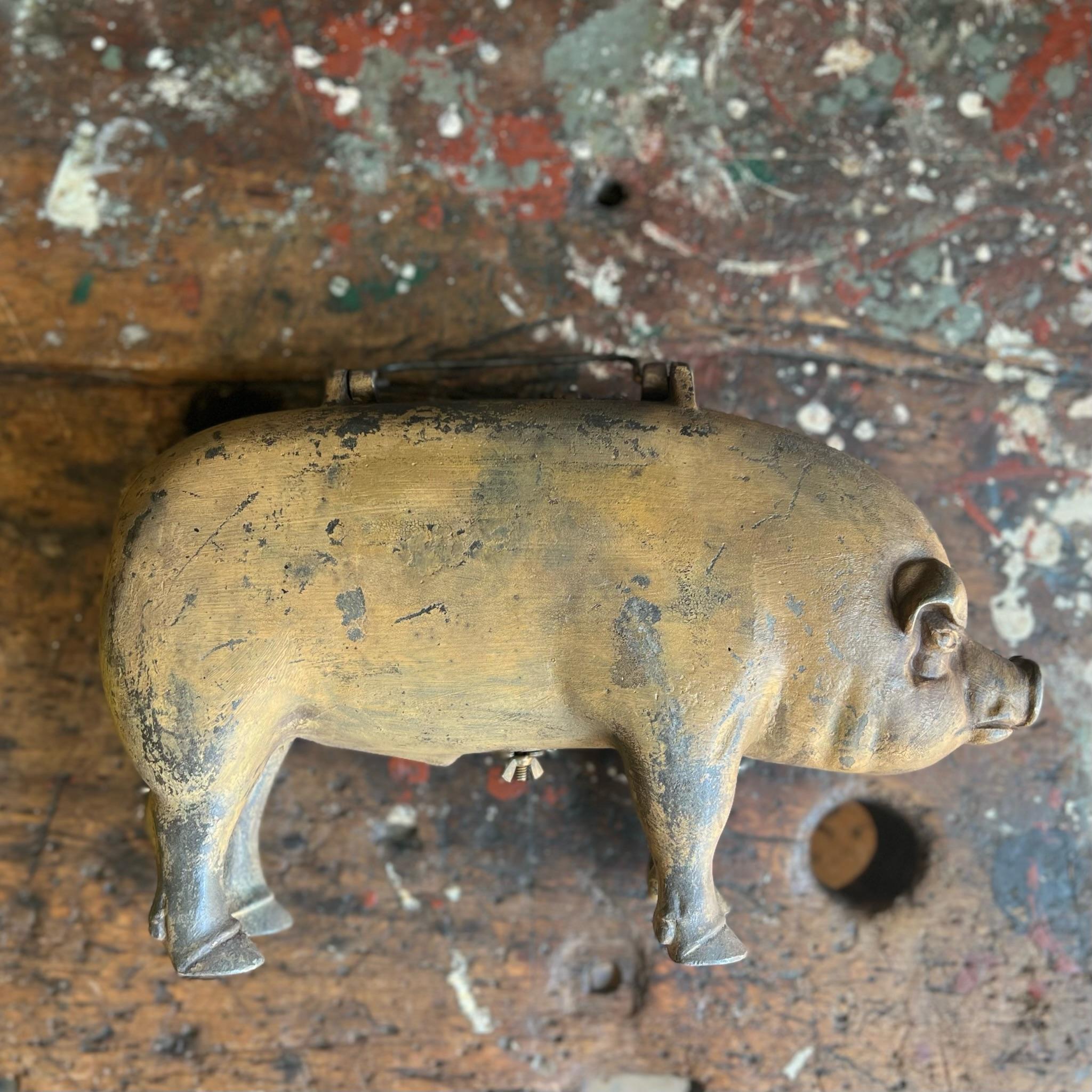 Figura di venditore di maiali anatomici in ghisa della Moorman Farm Feeds del 1930 in vendita 1