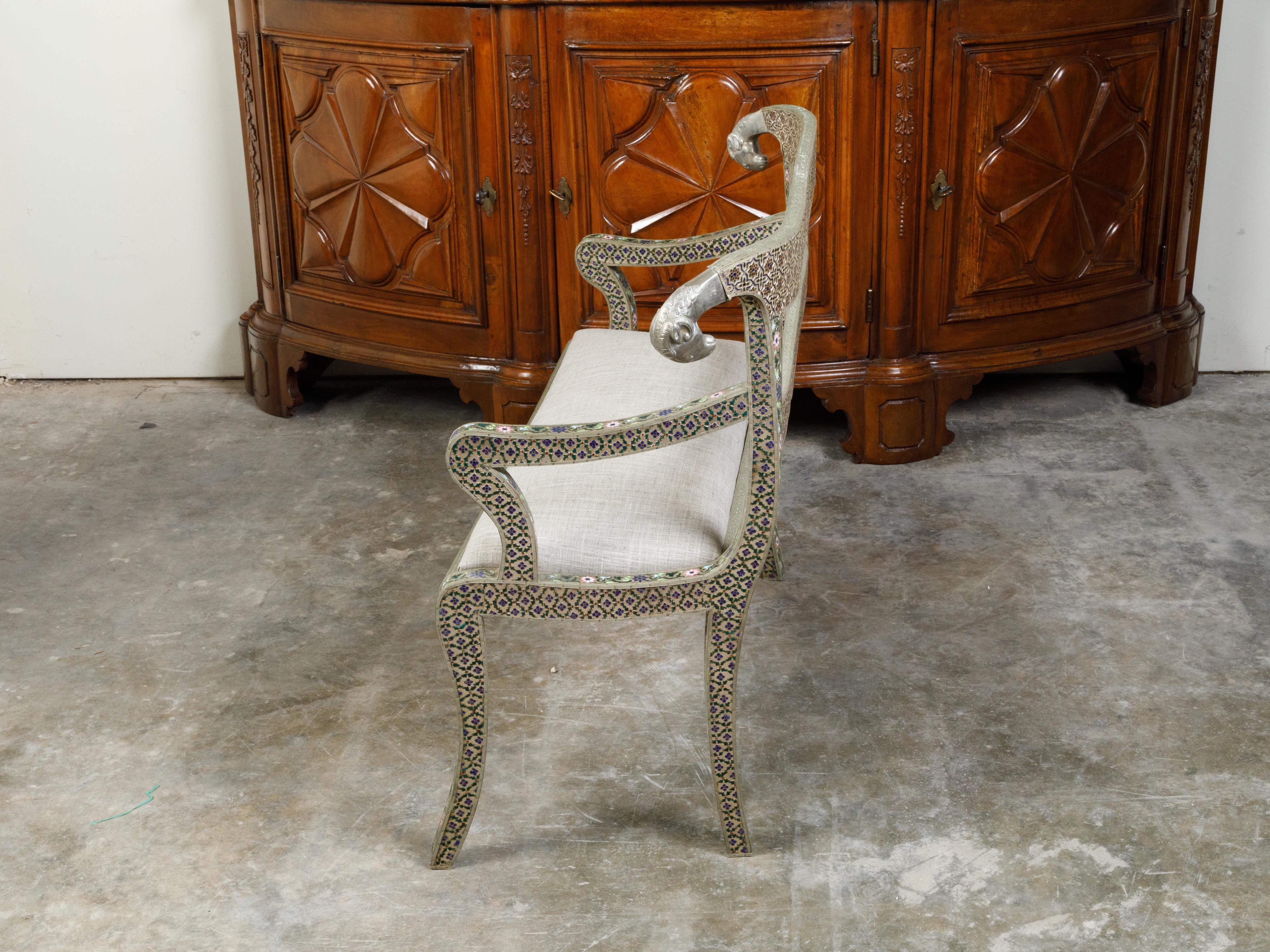 Marocain Settee marocaine des années 1930 tapissée de métal avec décor en émail et têtes de béliers en vente