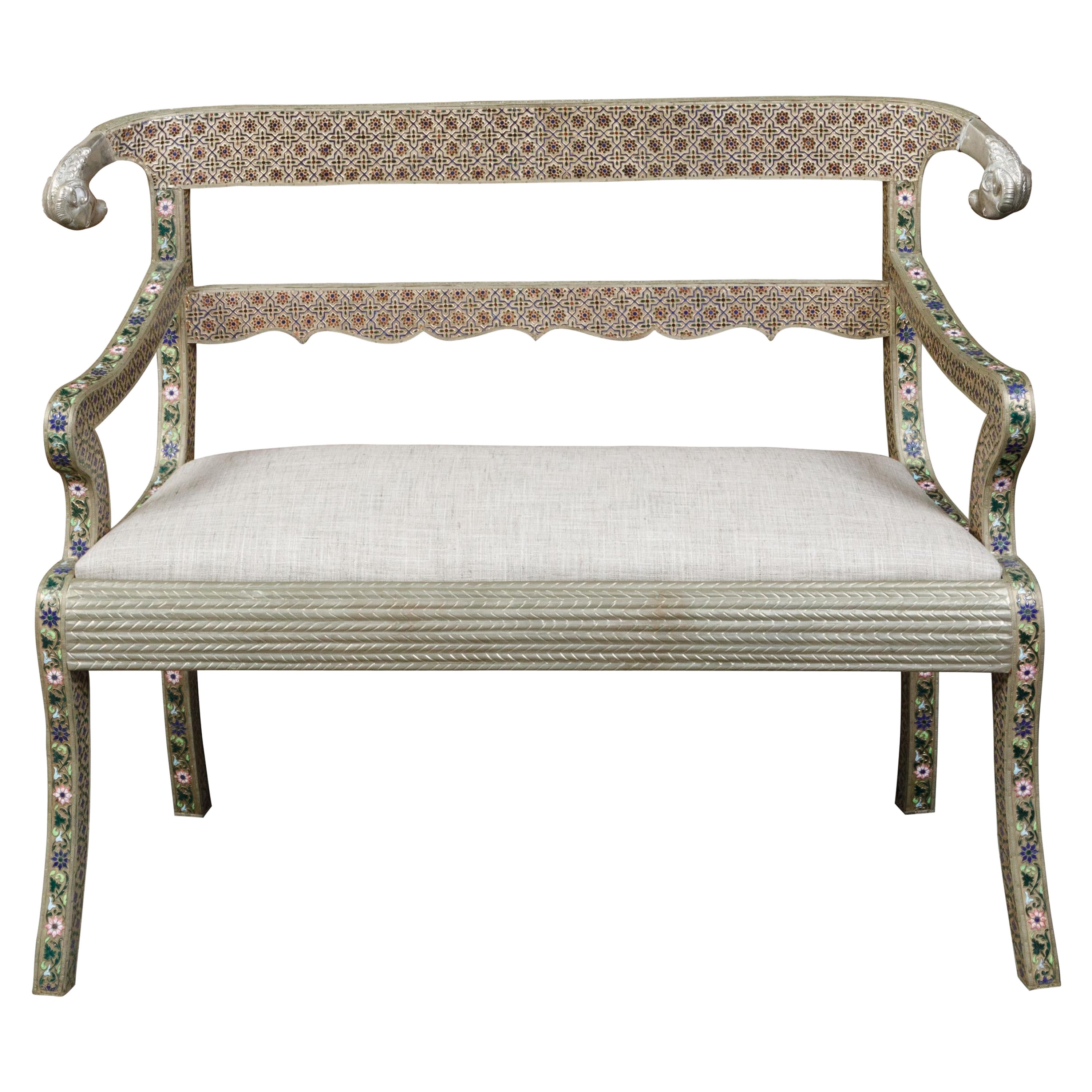 Settee marocaine des années 1930 tapissée de métal avec décor en émail et têtes de béliers en vente